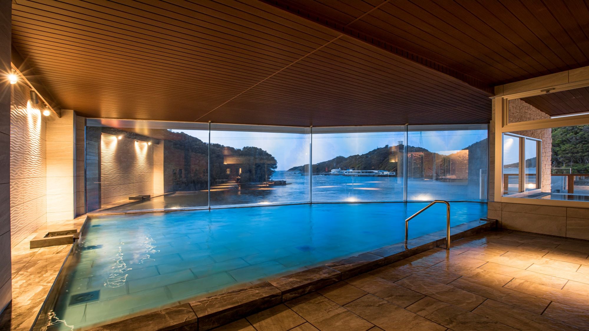 Large public bath (for women)