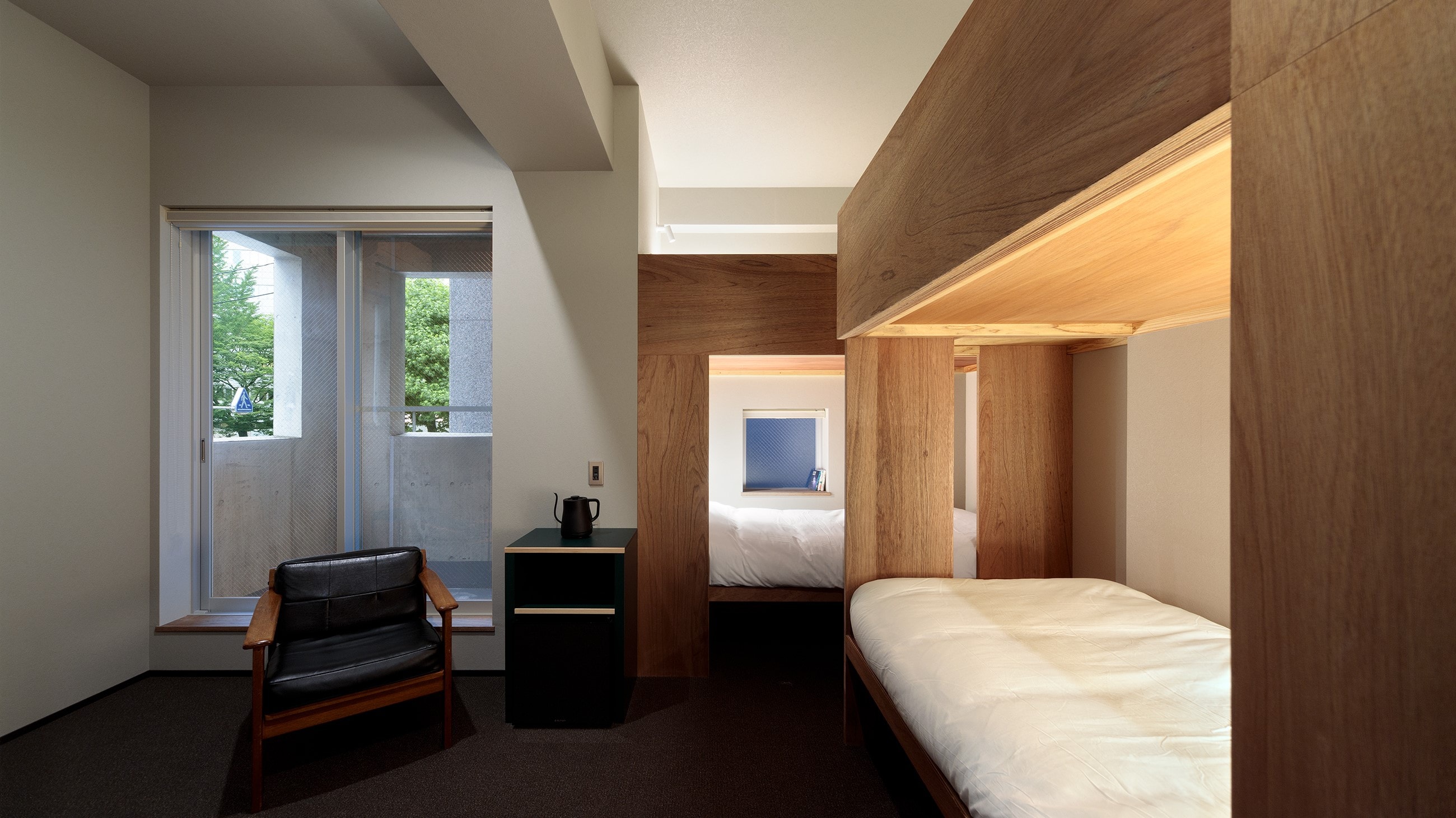 ■ Deluxe Four Beds