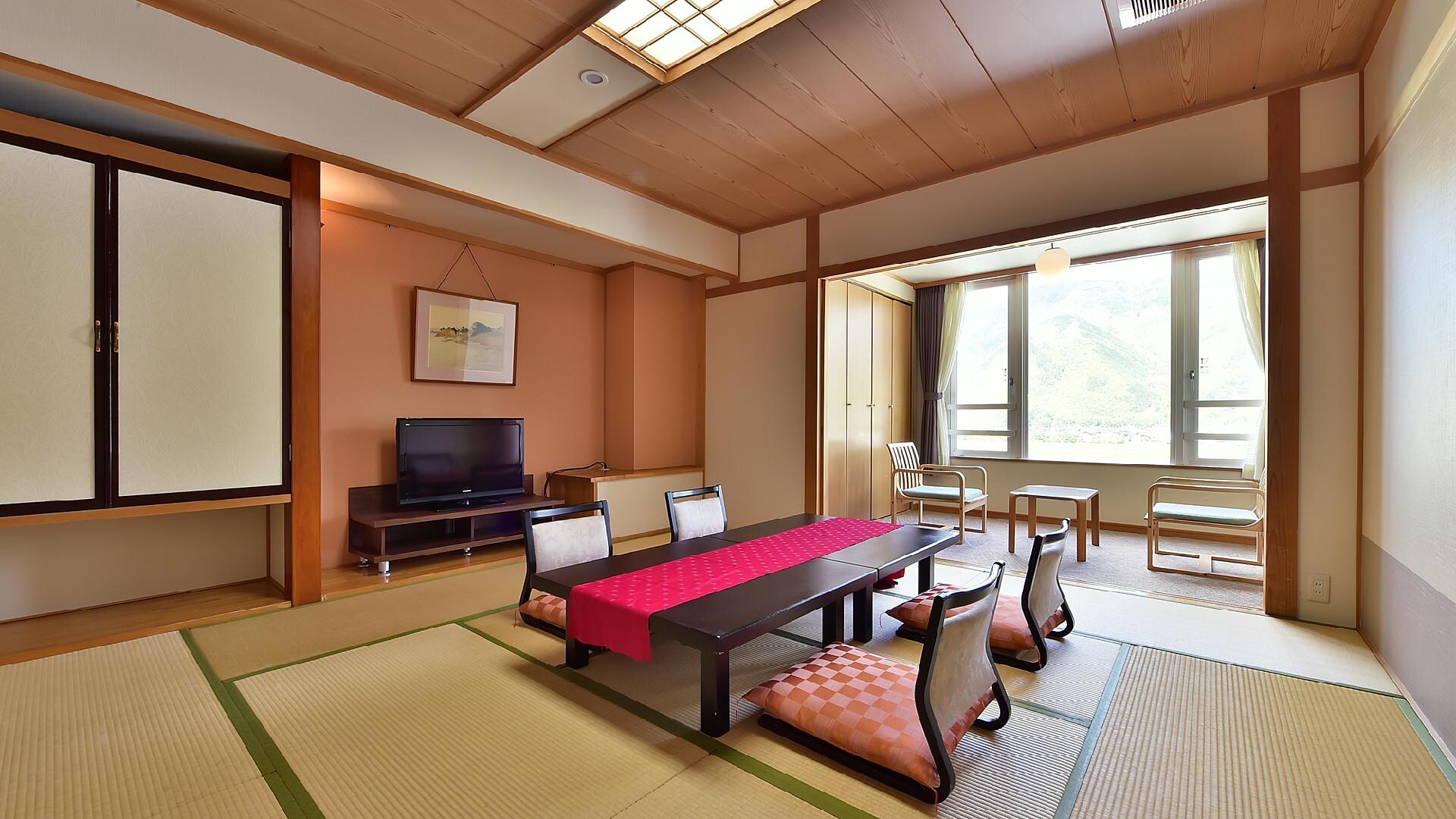 An example of a 12.5 tatami Japanese-style room