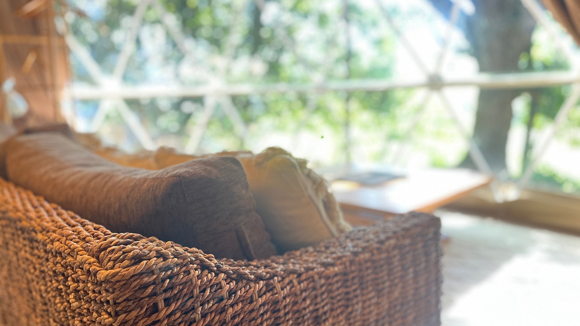 Please enjoy the luxury and natural charm of glamping.
