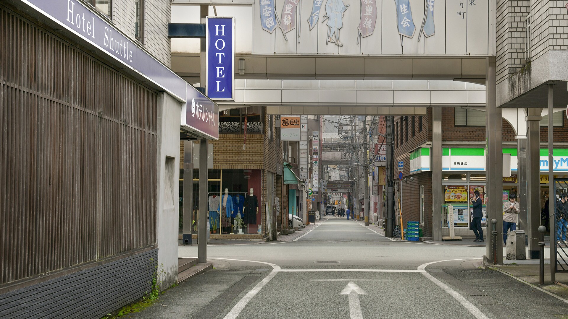 地點便利，飯店前面就有便利商店。