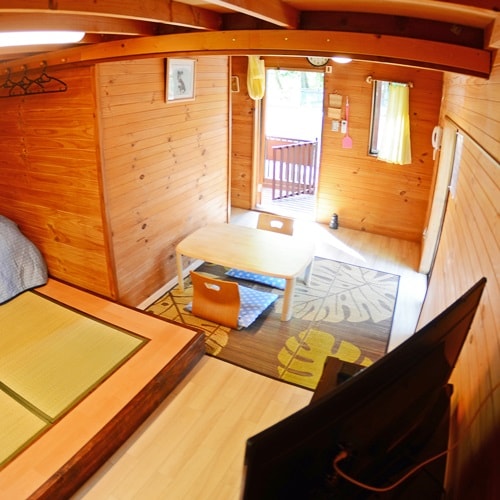 [Cottage room with loft] 5