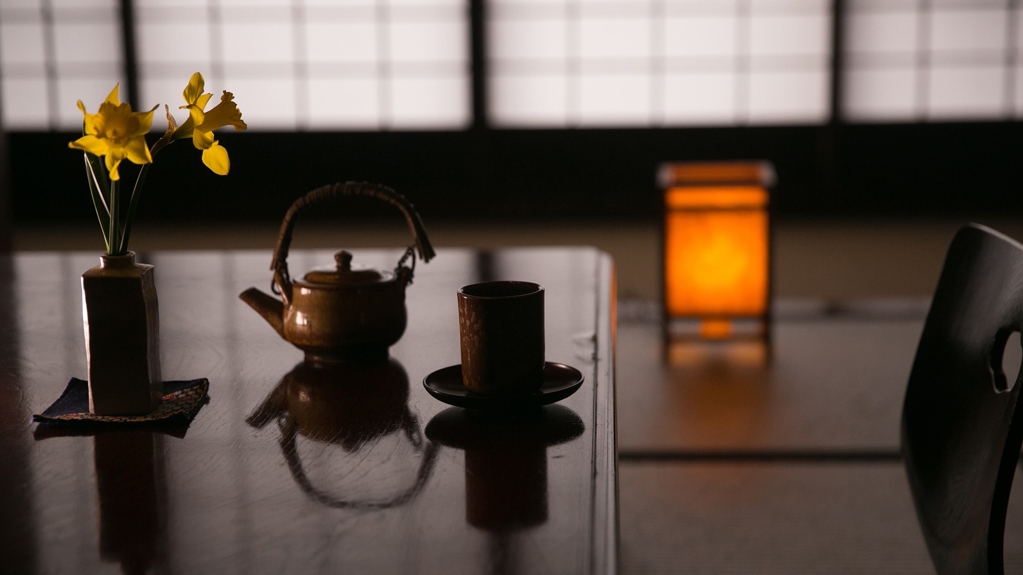 [Room on the 2nd floor corner room] Take a break with a teapot and teacup from the Tokugawa family. Why don't you talk about something you can't usually do?