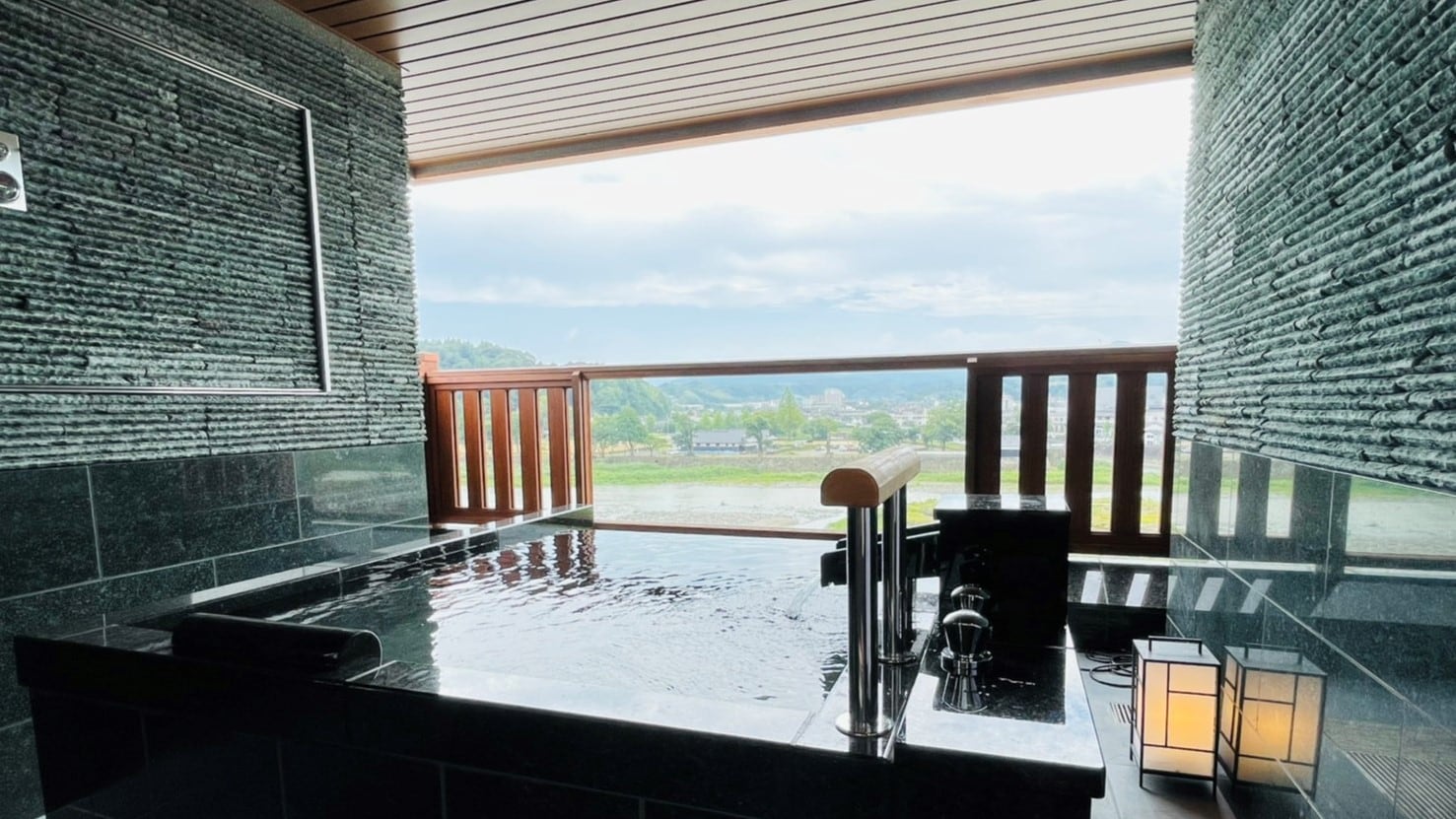 Panoramic suite room with hot spring open-air bath (open-air bath)