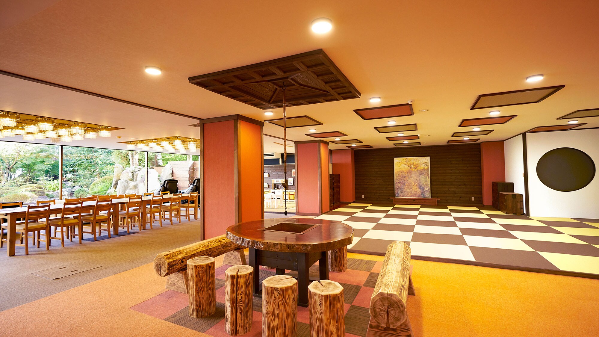 大廳休息室裡還有一個空間，您可以感受到木質帶來的溫暖。