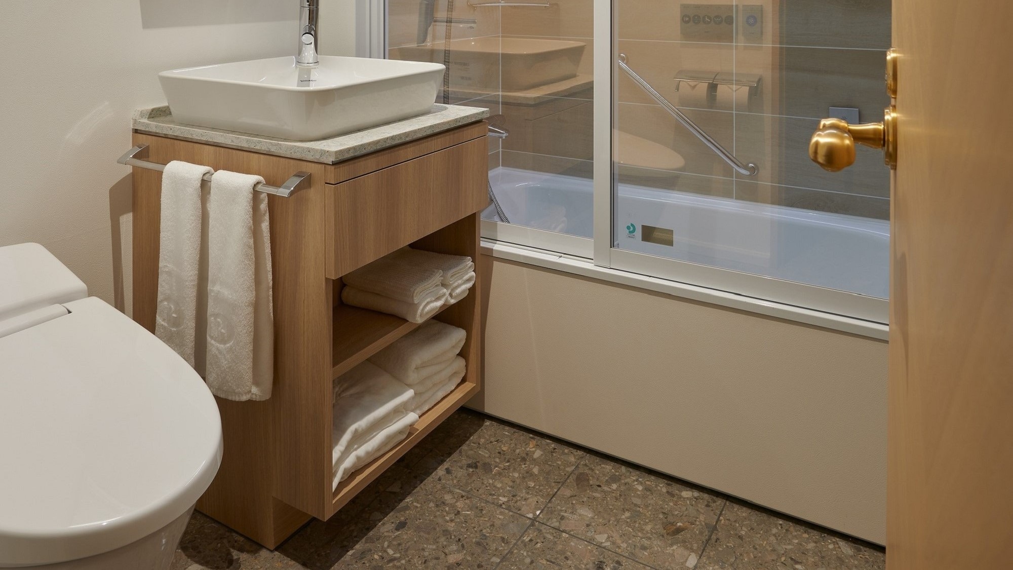 [Non-smoking] Top floor double room / bathroom and toilet 2
