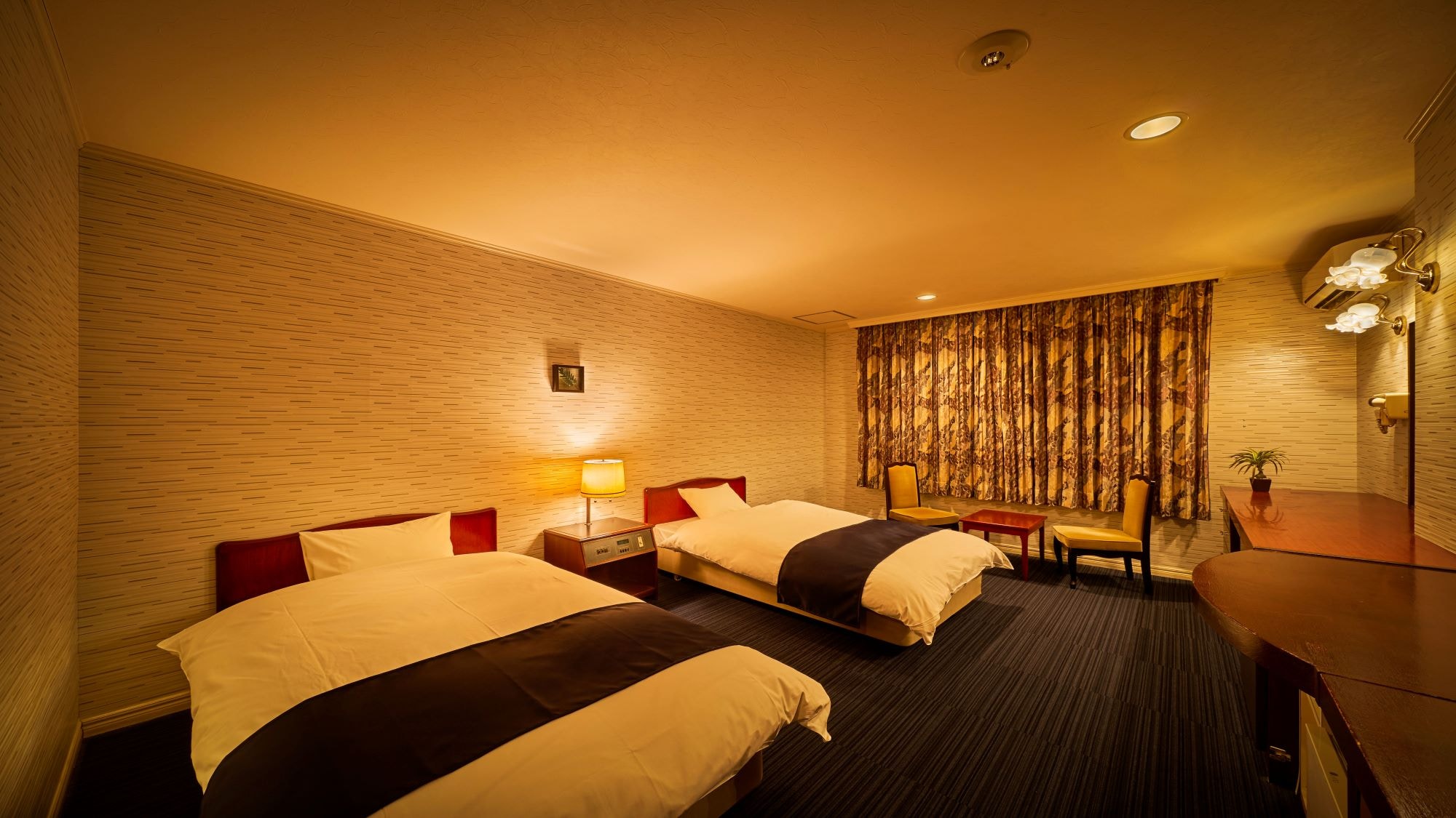 Standard Western-style room *An example of a guest room