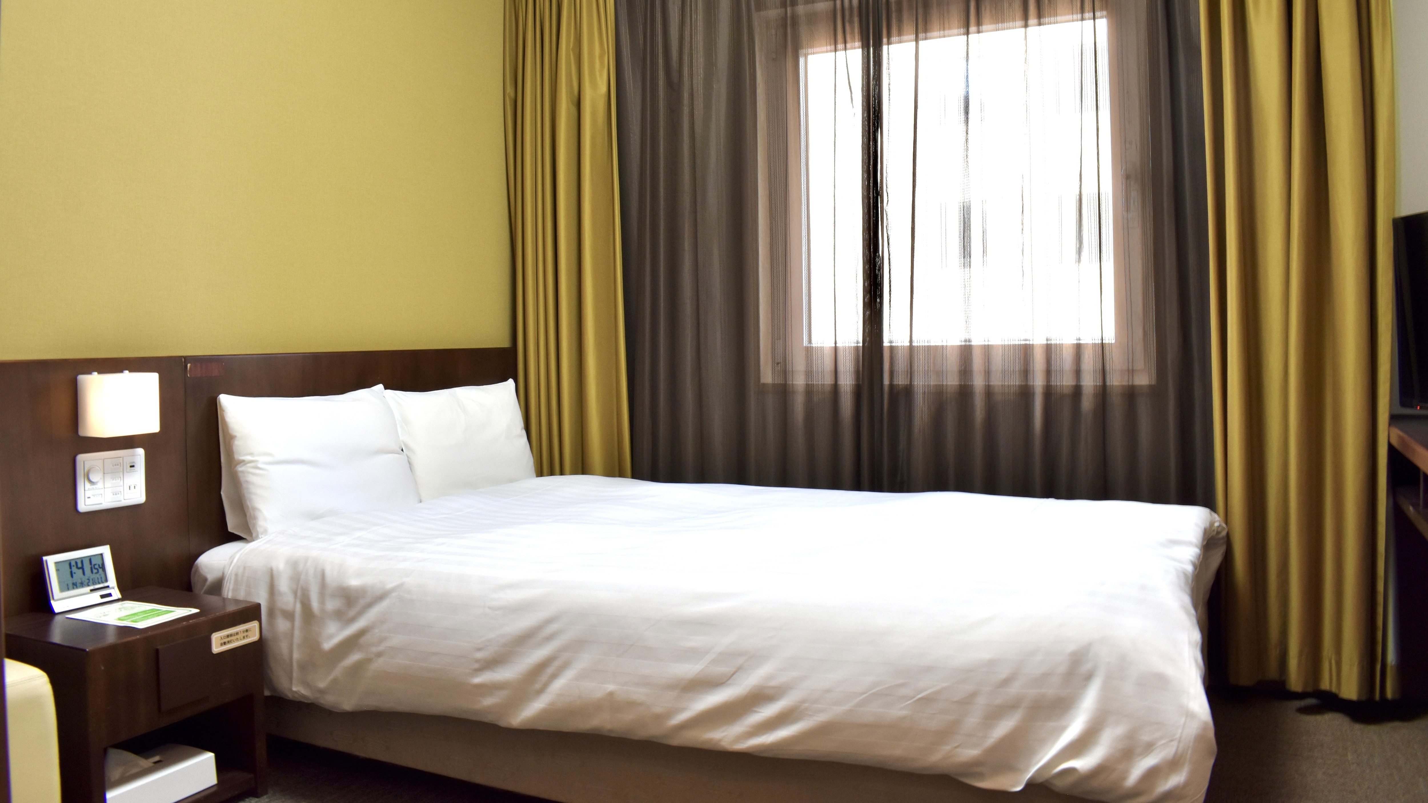 Standard single/semi-double room: 15 square meters, bed size: 120cm wide x 195cm long, 1 bed