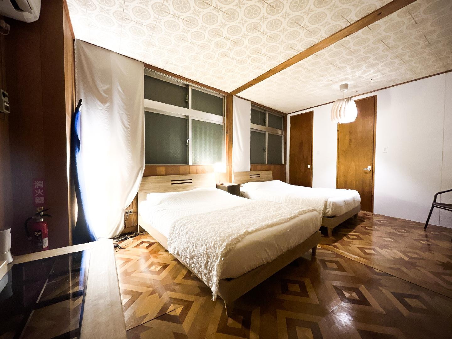 2 3B double beds
