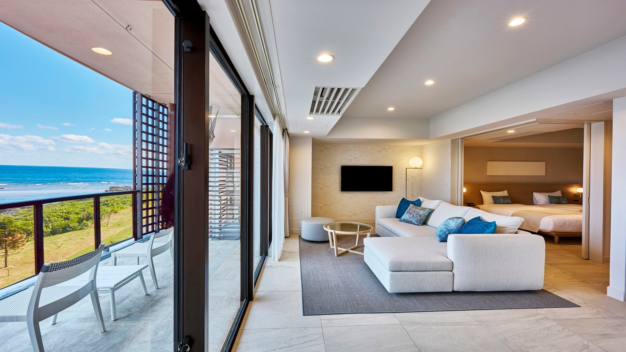 [Deluxe Suite (56 square meters/2nd-4th floors) <Ocean View>]
