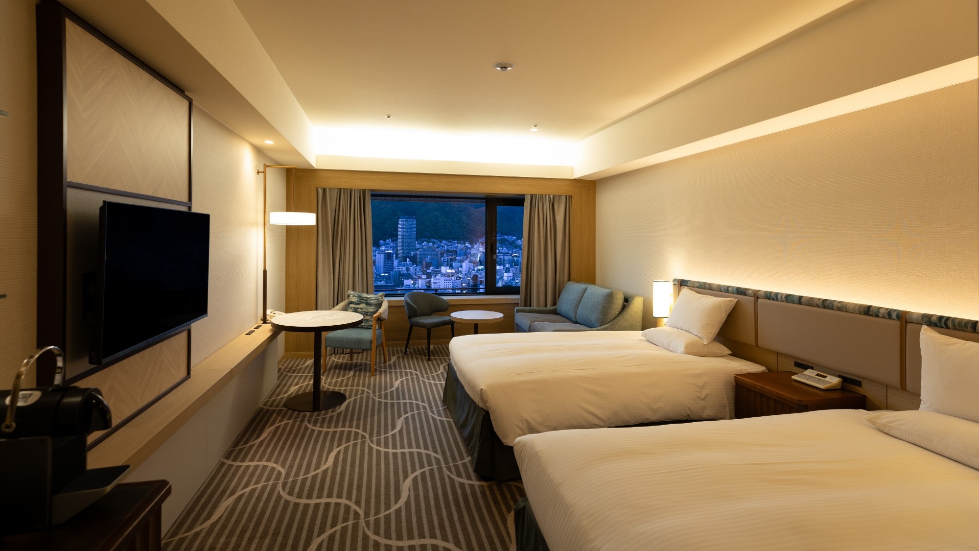 Sky View Floor Deluxe Twin 28th to 33rd floors (37 square meters)