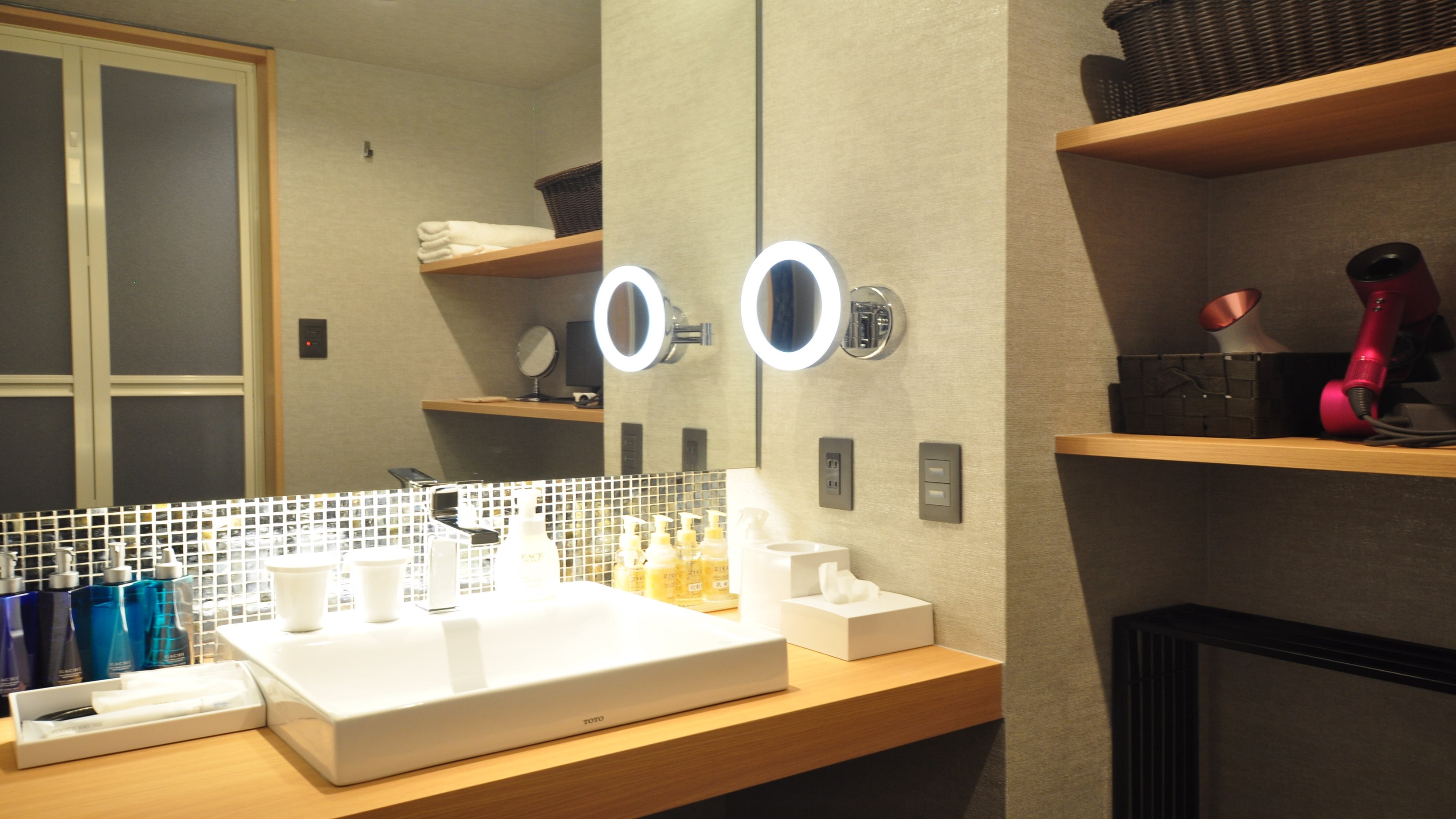 ★ HWT washbasin