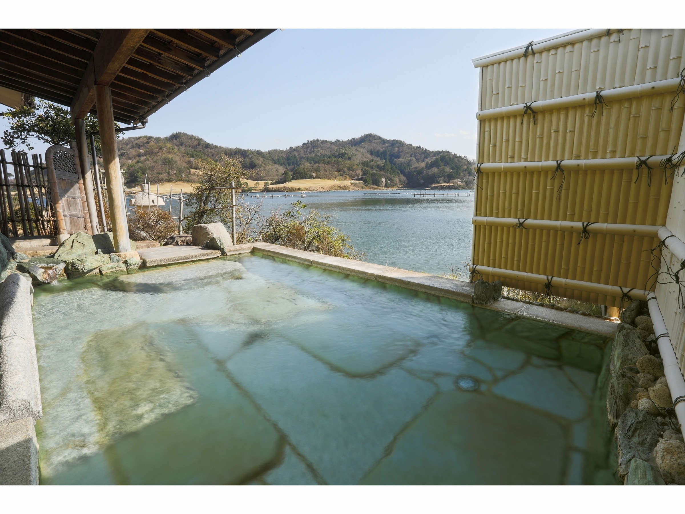 Open-air bath