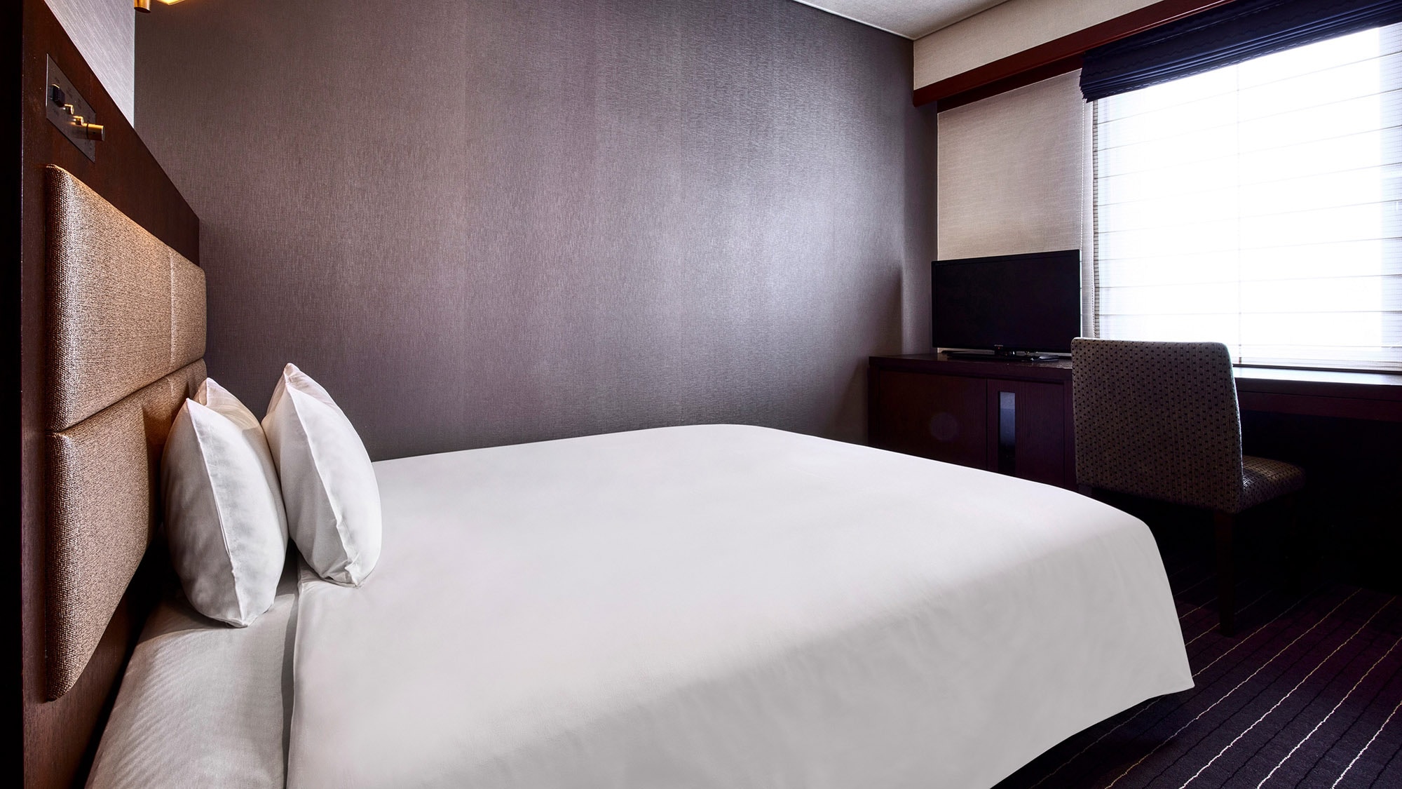 Equipped with a queen-size bed from the luxury bed brand, Sealy. | Moderate Double