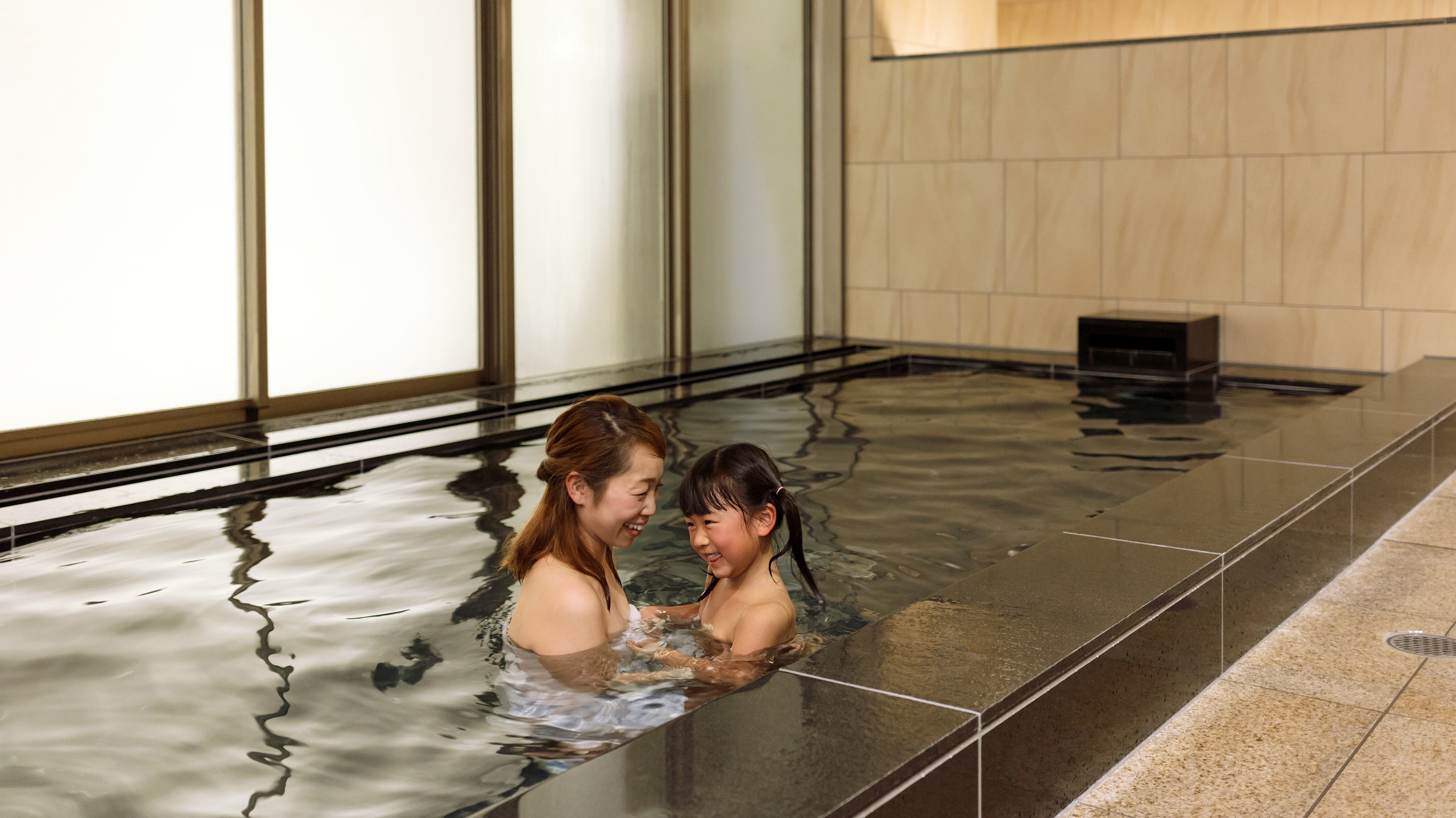 ■ Large communal bath exclusively for guests ■ Free large communal baths for men and women are available. Business hours 15: 00-25: 00, 6: 00-9: 00