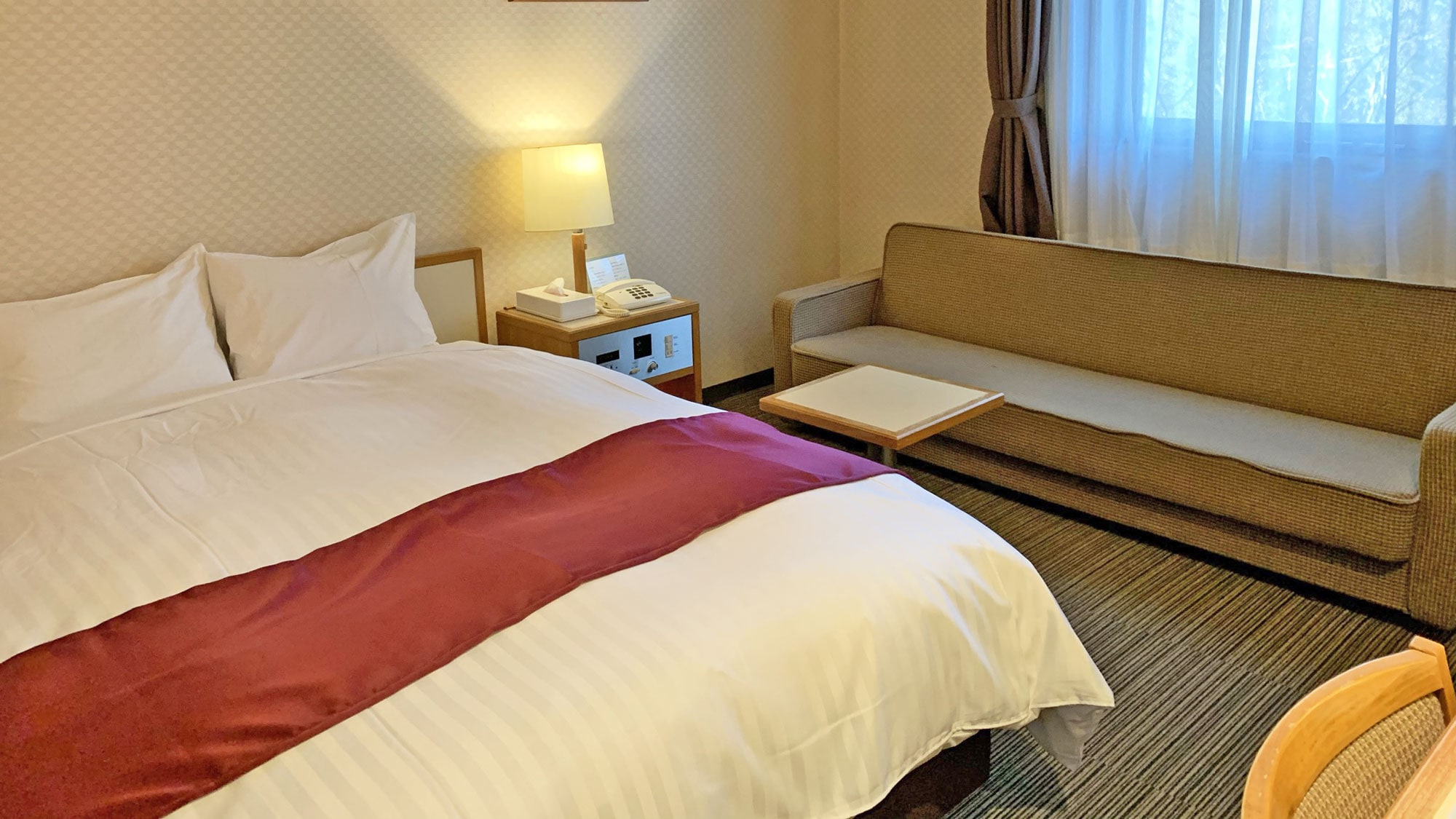 [Double] OK from one person! You can relax in the 140 cm wide bed.