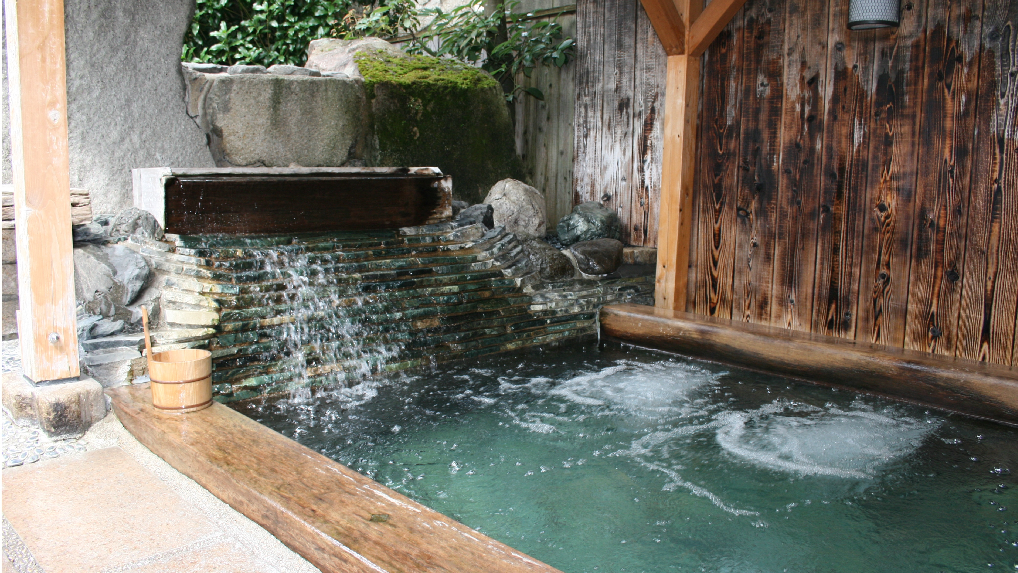 Men's open-air bath