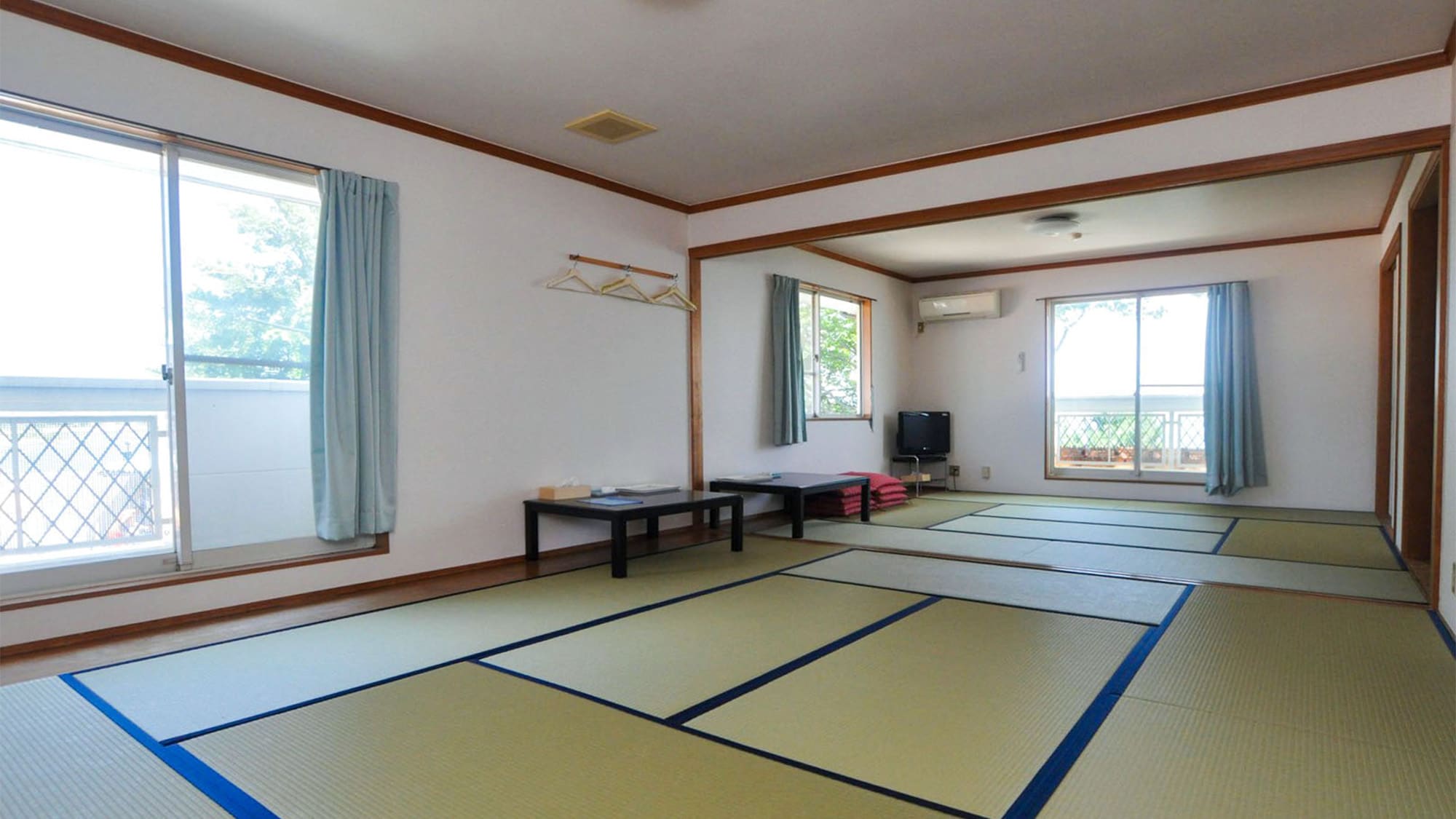 ・ [Japanese-style room] How about for a circle training camp or a company trip?