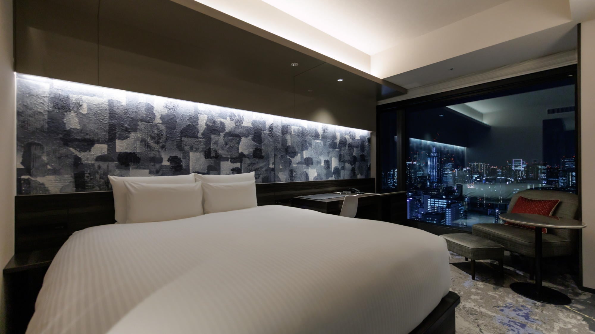 [Superior King] View from the guest room (night view)