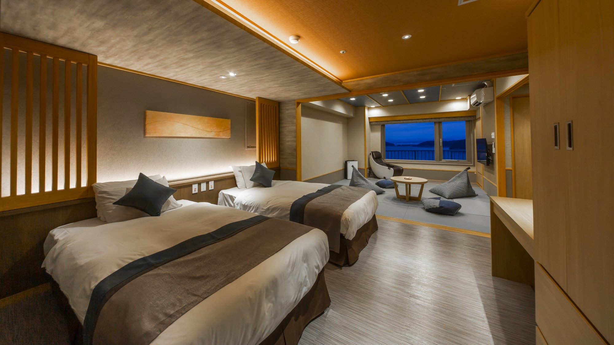 Image of a Japanese-Western style room with a semi-open-air bath