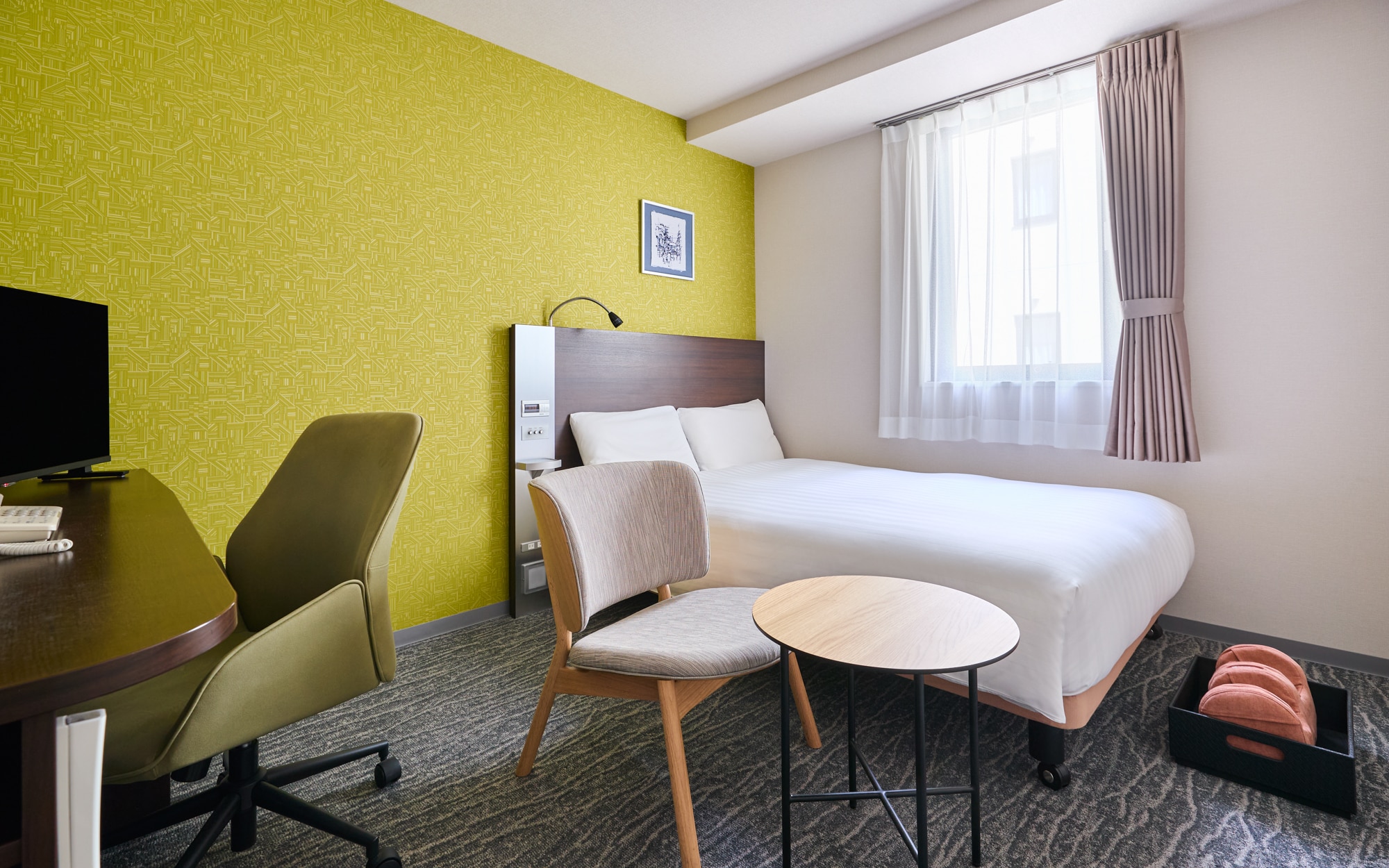 Renovated in April 2026: [Double Standard 2] 140cm wide bed ◆ Equipped with foot massager