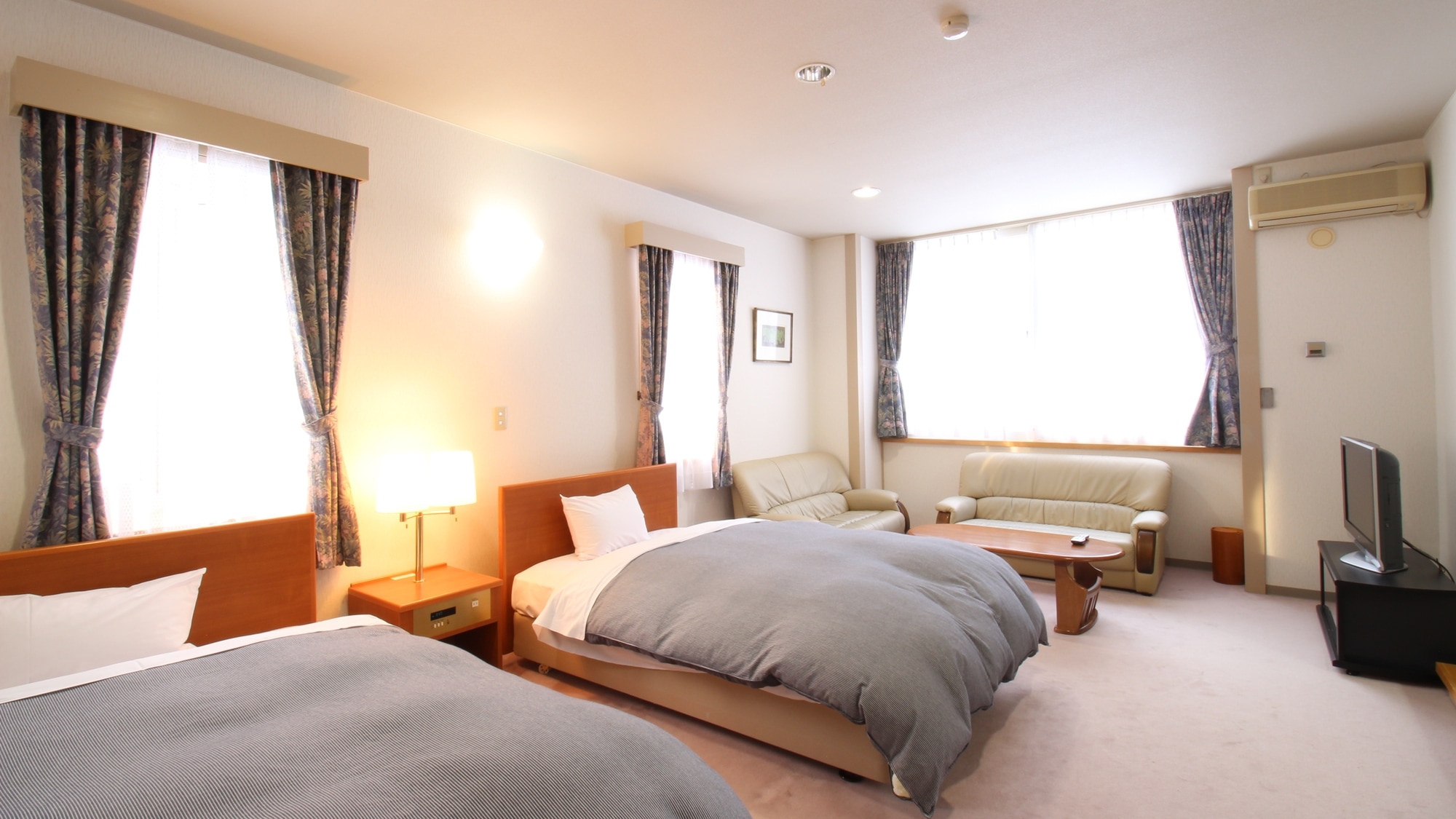 *[Annex] Non-smoking special room/24 tatami mats in total, spacious and comfortable. Recommended for family trips.