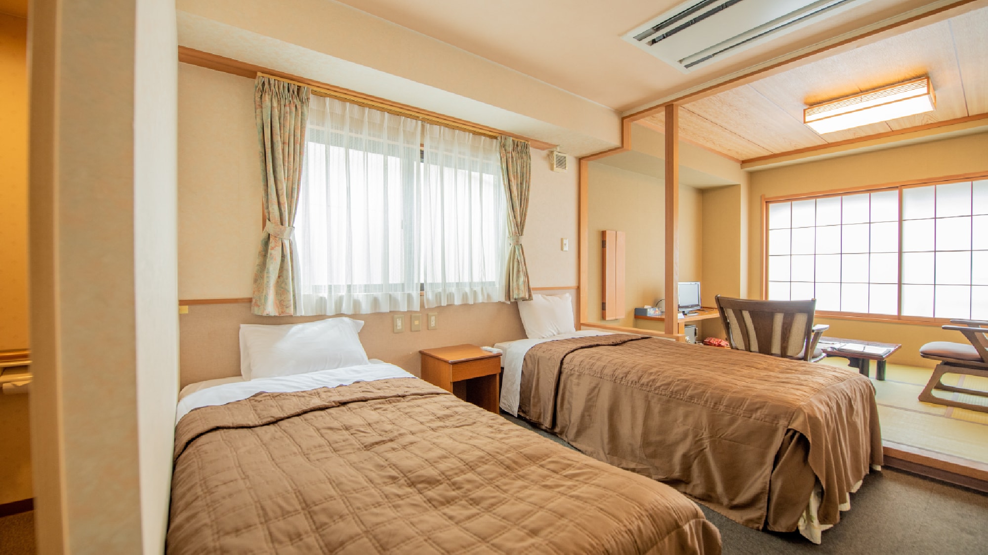 ・Barrier-free room "Kizuna-no-ma" Japanese-style room 7.5 tatami mats + bedroom 6 tatami mats