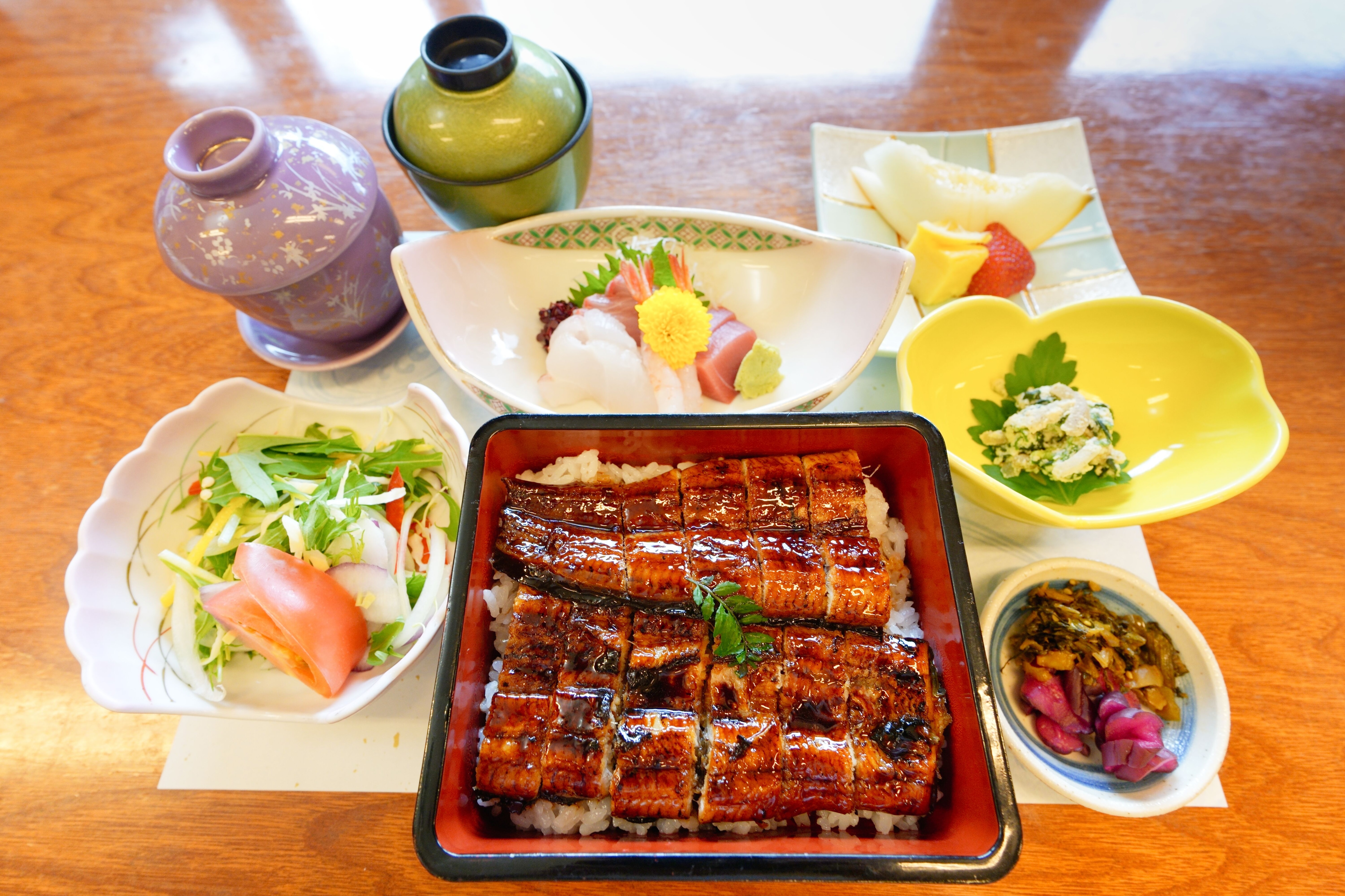 Grilled eel meal