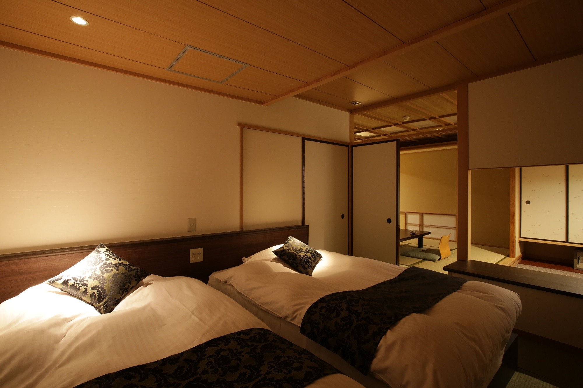 [Kamar bergaya Kagetsukan-Jepang dengan tempat tidur-]