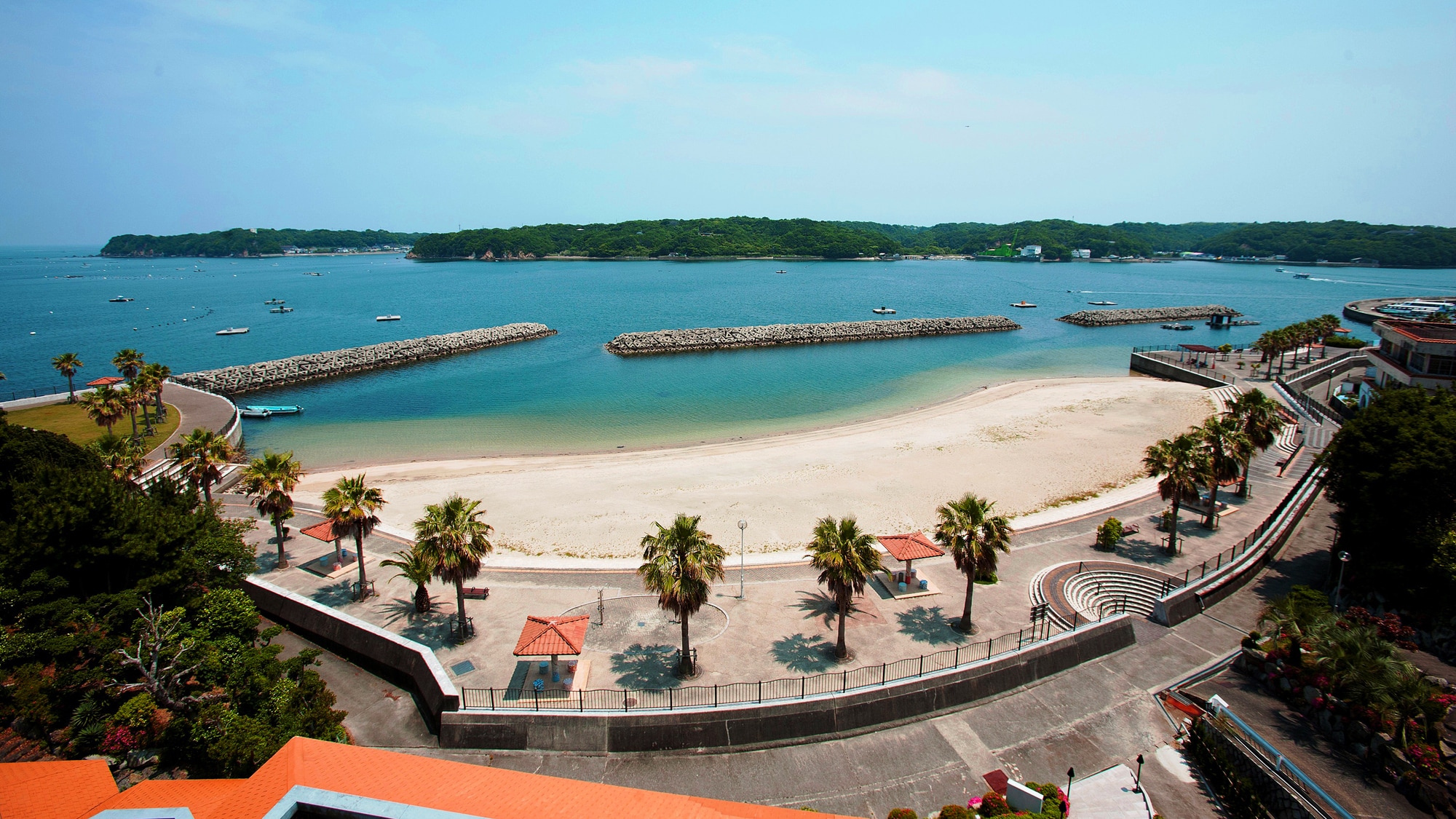 *[View from the guest rooms] The beach is right in front of the hotel. It's like a private beach!
