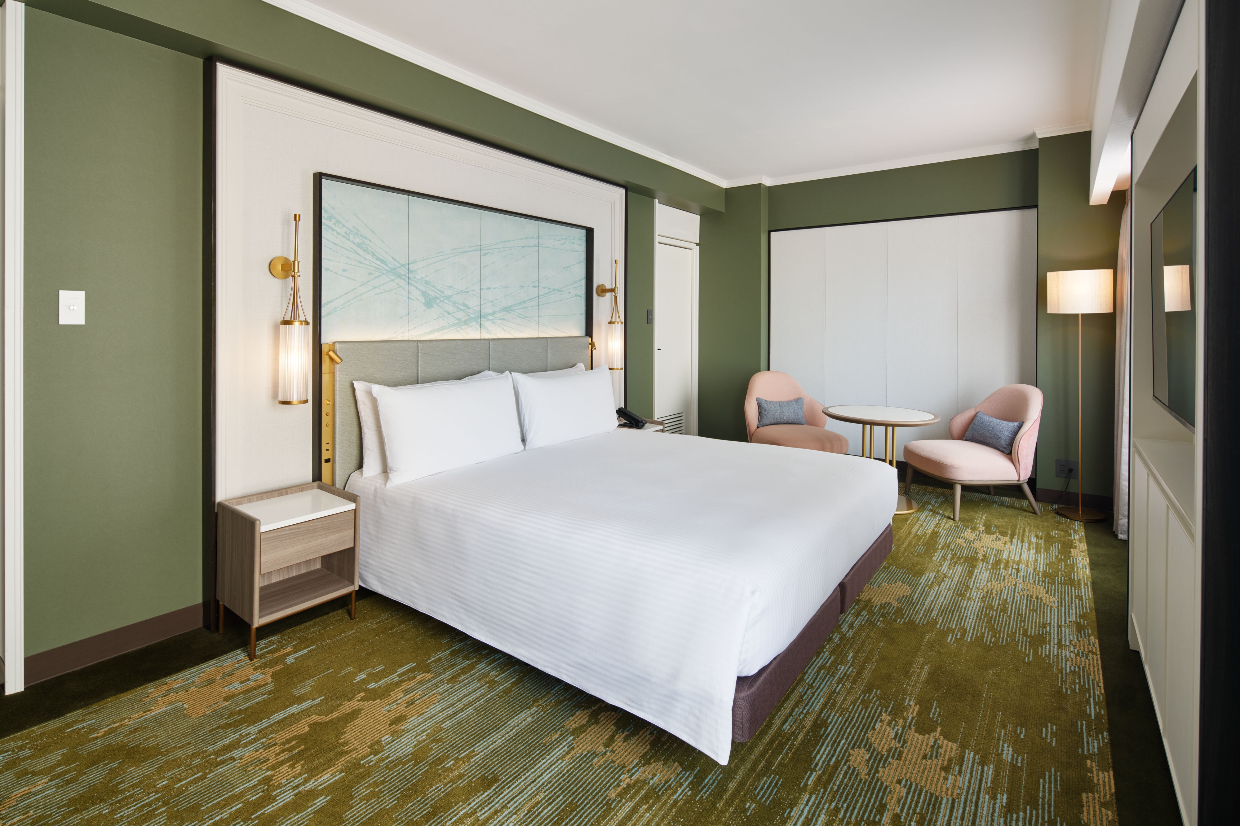 1 King Premium Separate Bath