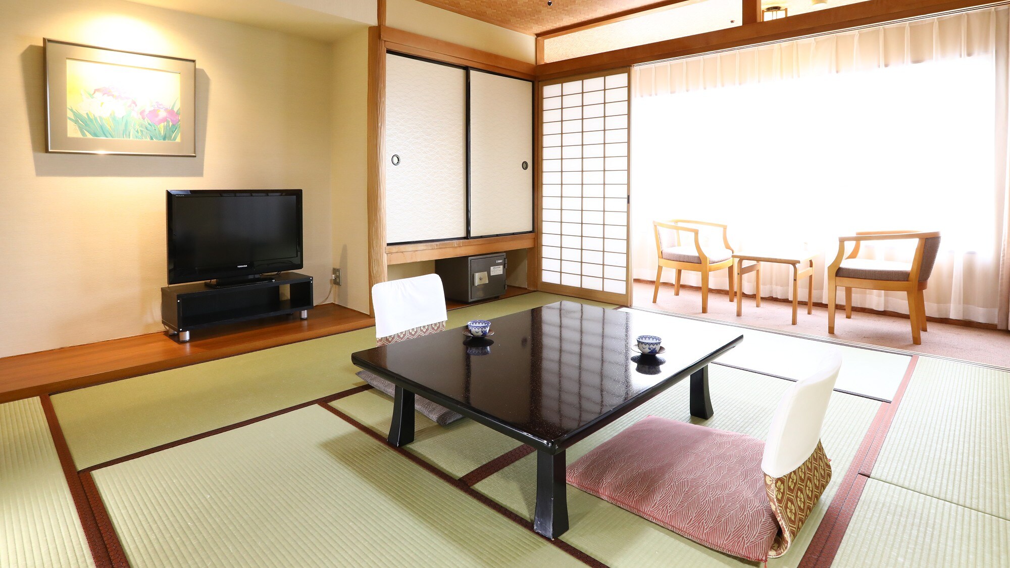 Gambar kamar bergaya Jepang di bangunan utama, silakan bersantai.