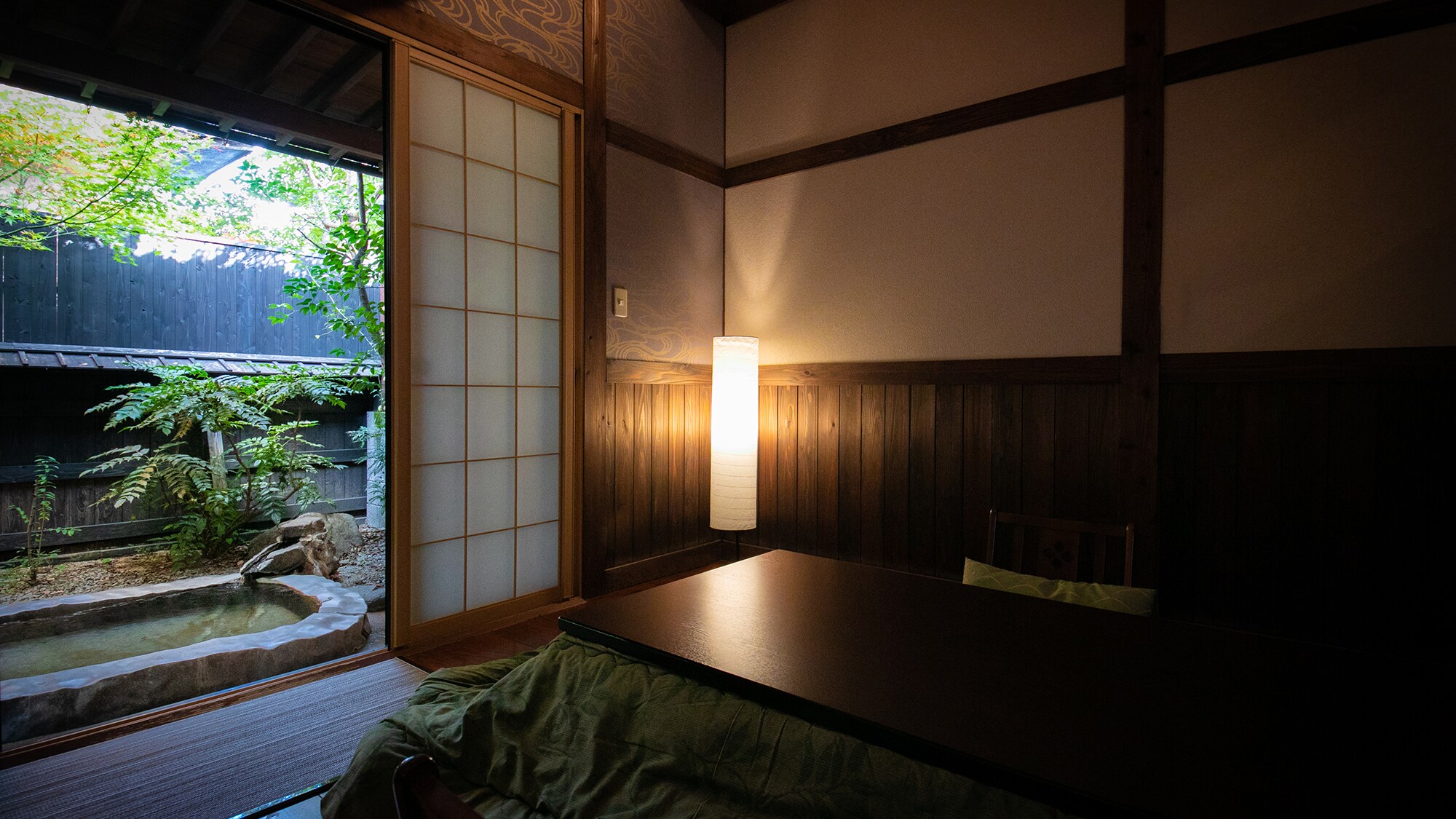 [Guest room example] Stay warm with a kotatsu in the winter ☆