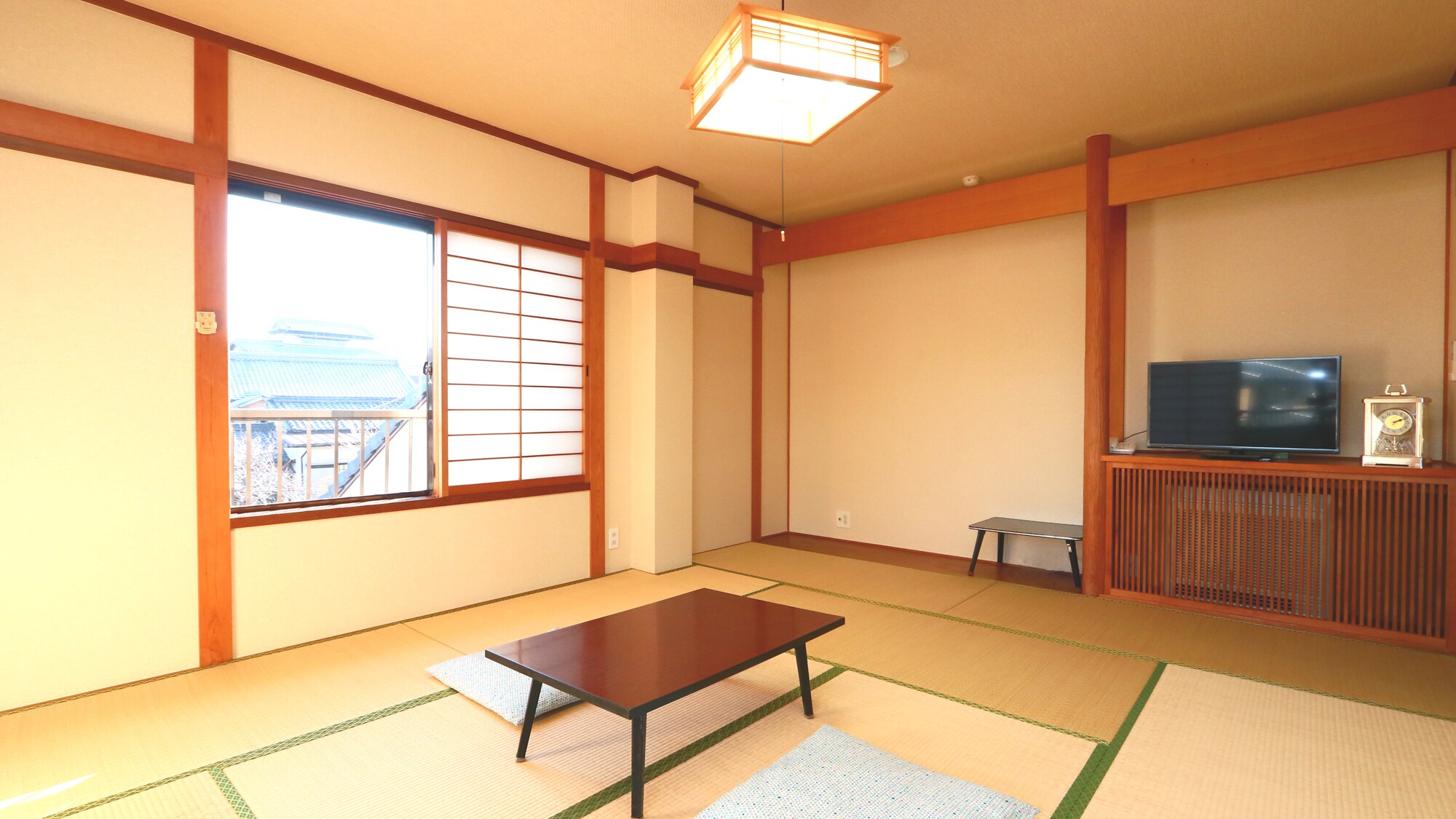 Japanese-style room (assigned by the hostel) *The hostel will guide you to a room depending on the number of people. You cannot specify the room (10 tatami Japanese-style room type)