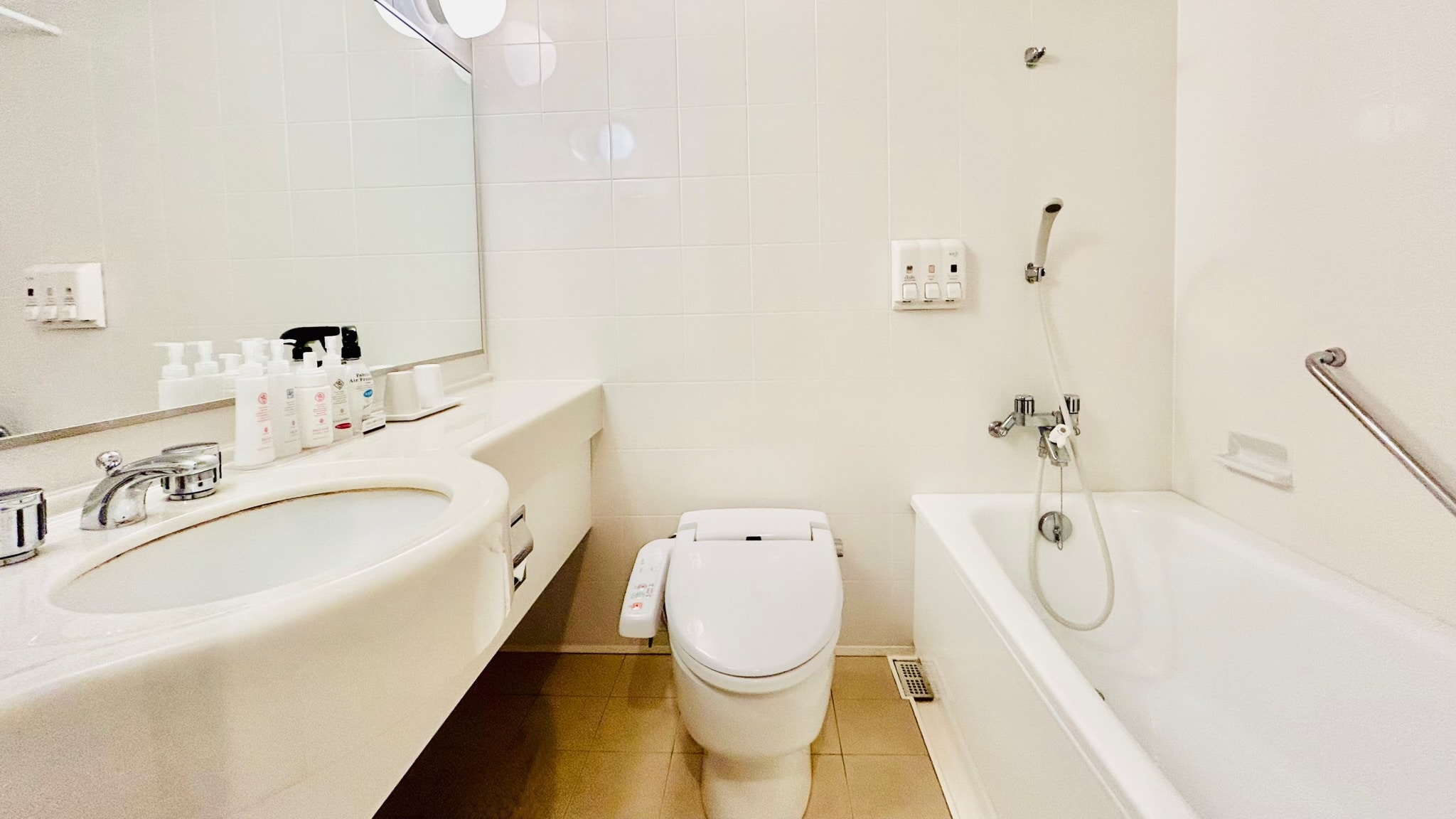 [Non-smoking] Western-style room with open-air bath with natural hot spring water, Twin, Fourth (mountain side)