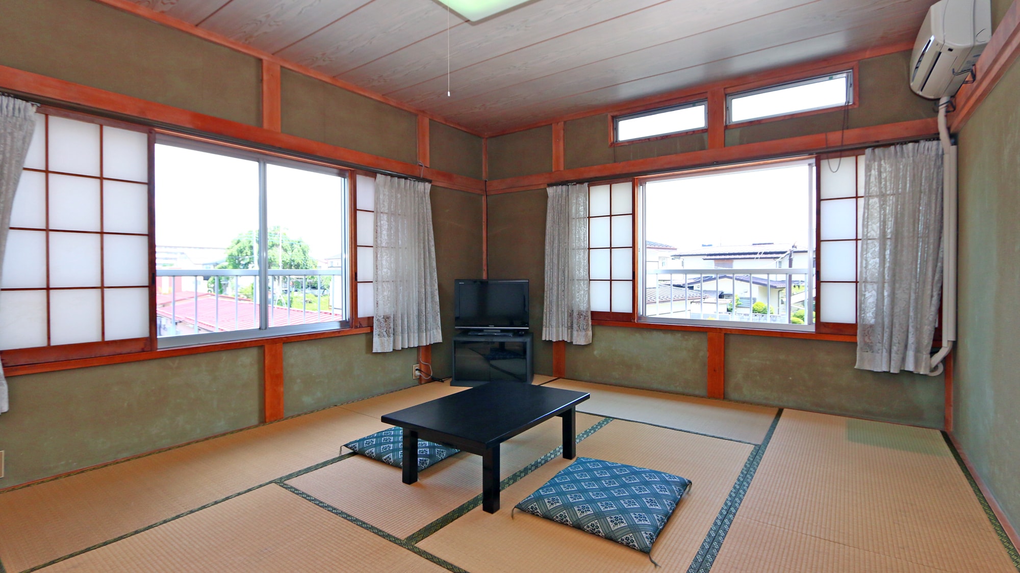 10-15 tatami mat Japanese-style room ◇ Can accommodate 3-8 people