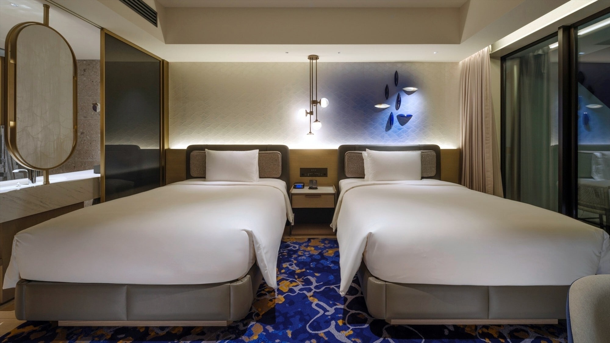 ห้องพรีเมี่ยม 2 เตียงคู่ วิวท่าเรือ