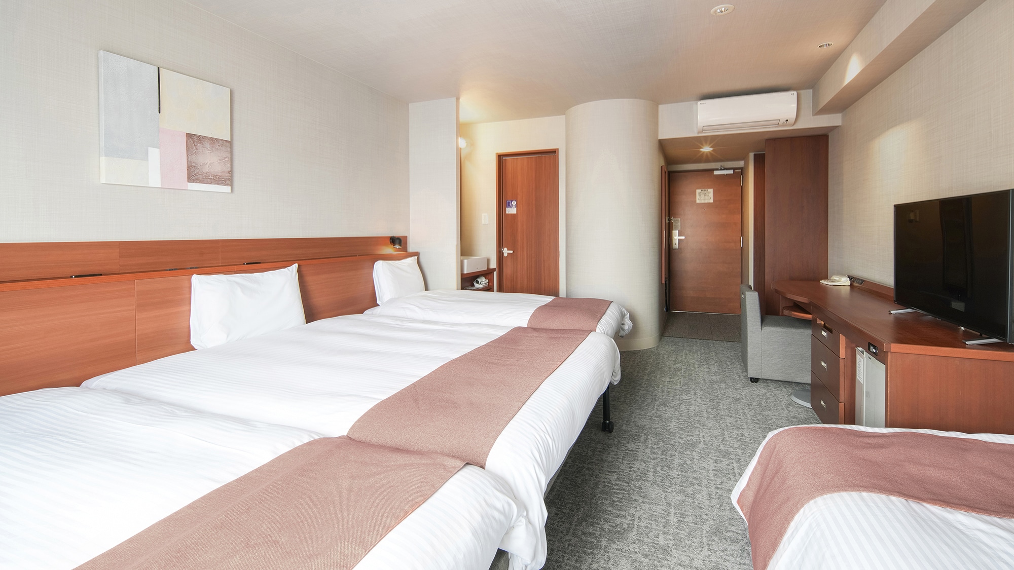 エキストラフォース（150㎝幅ベッド×2台・90㎝幅エキストラベッド×1台・ソファベッド×1台）