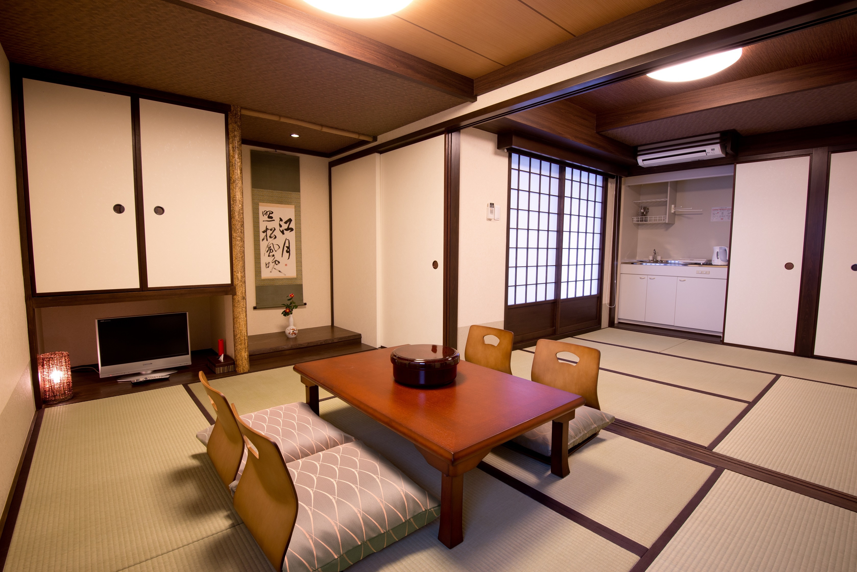 Japanese-style family room
