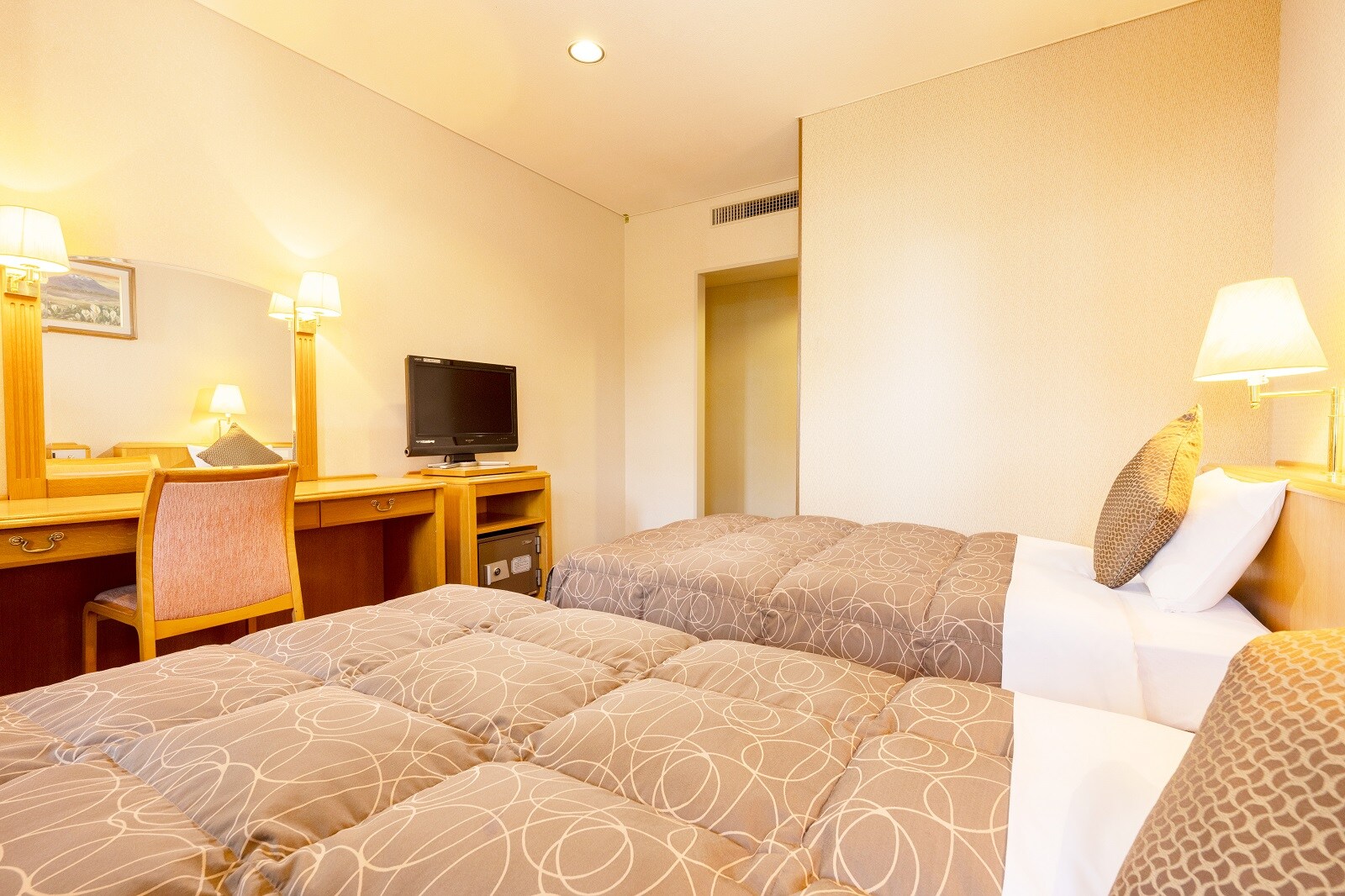 Kamar Kembar (dengan kamar mandi)