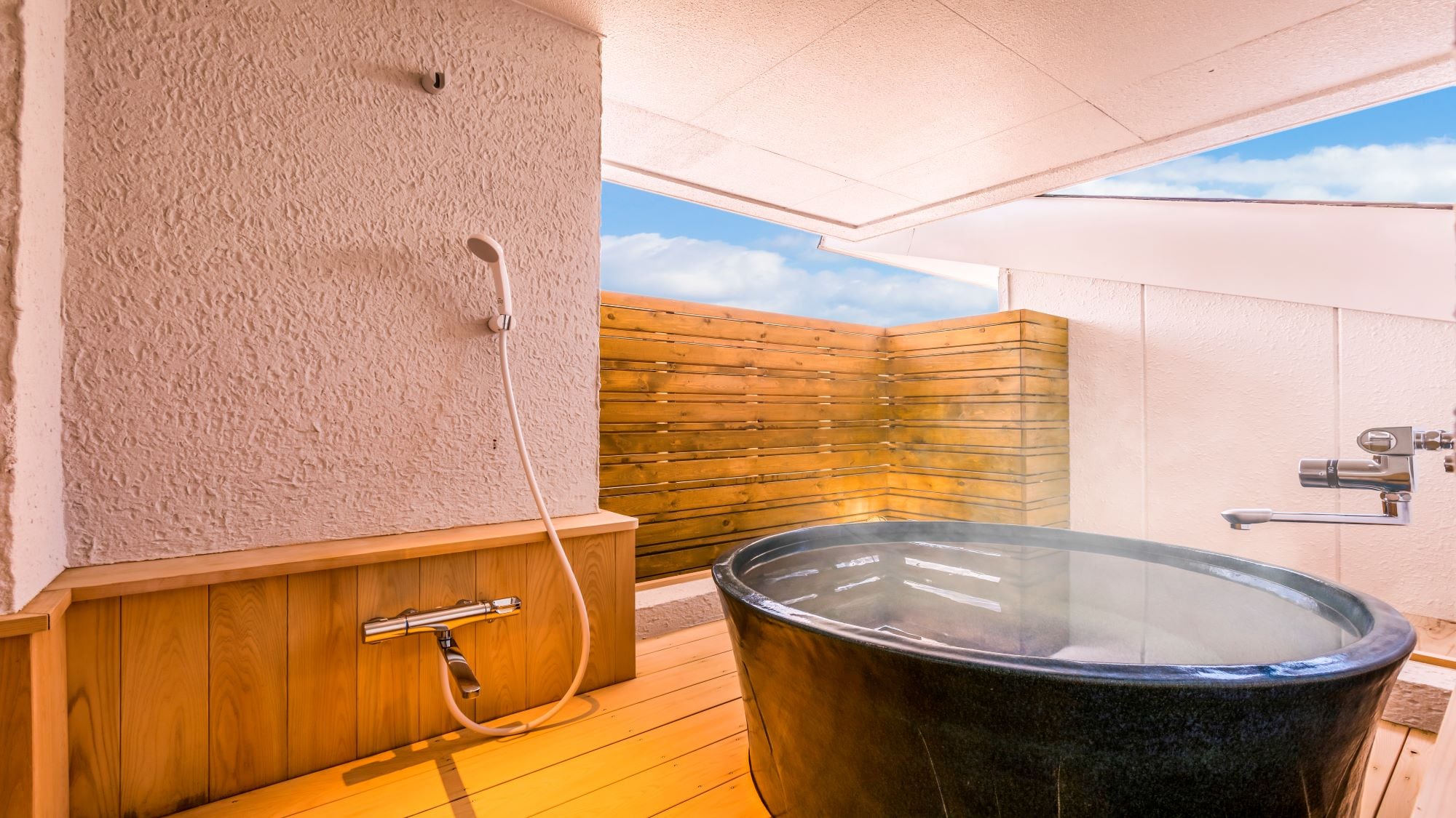 Standard Western-style room with panoramic bath *An example of a guest room with a panoramic bath