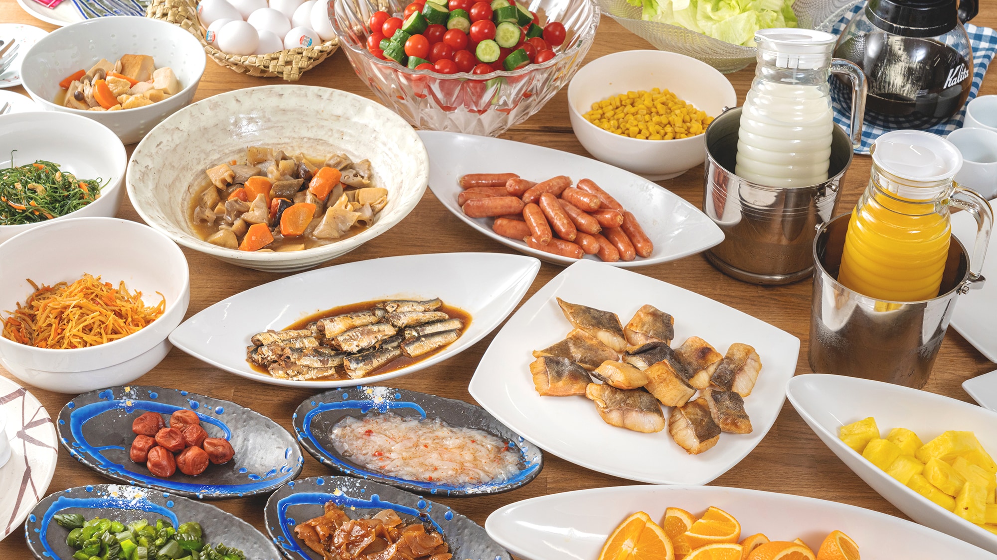 [Breakfast half buffet] Many dishes using local ingredients. Japanese set meals may be offered