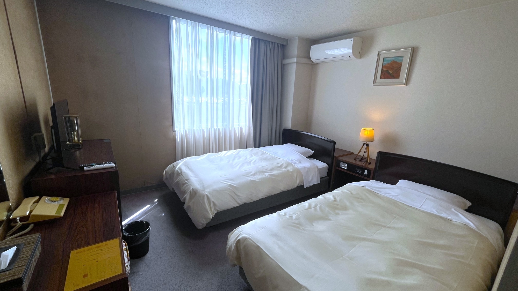 Kamar bergaya Jepang-Barat: Kamar tidur