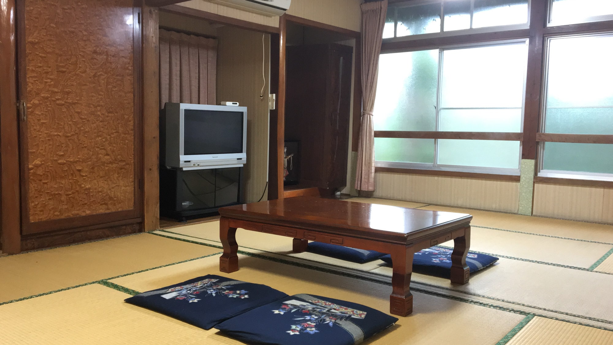 * [日式房間12榻榻米示例]適合家庭和團體使用！這是一個簡單的日式房間，每個人都可以入住。