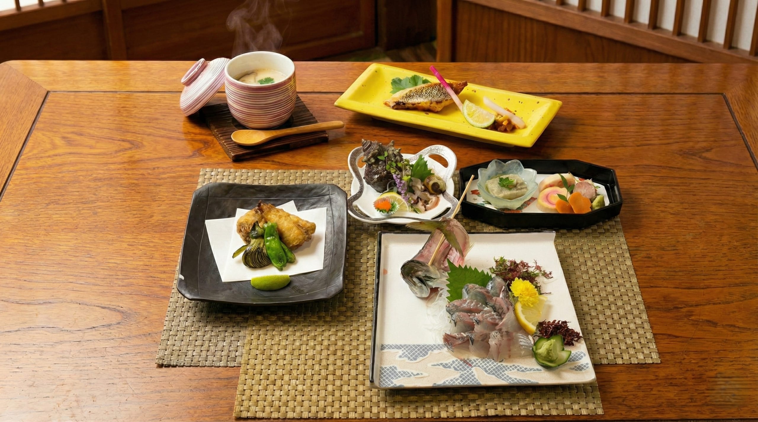 Sashimi cá thu ngựa sống (món ăn hải sản thịnh soạn) - một ví dụ