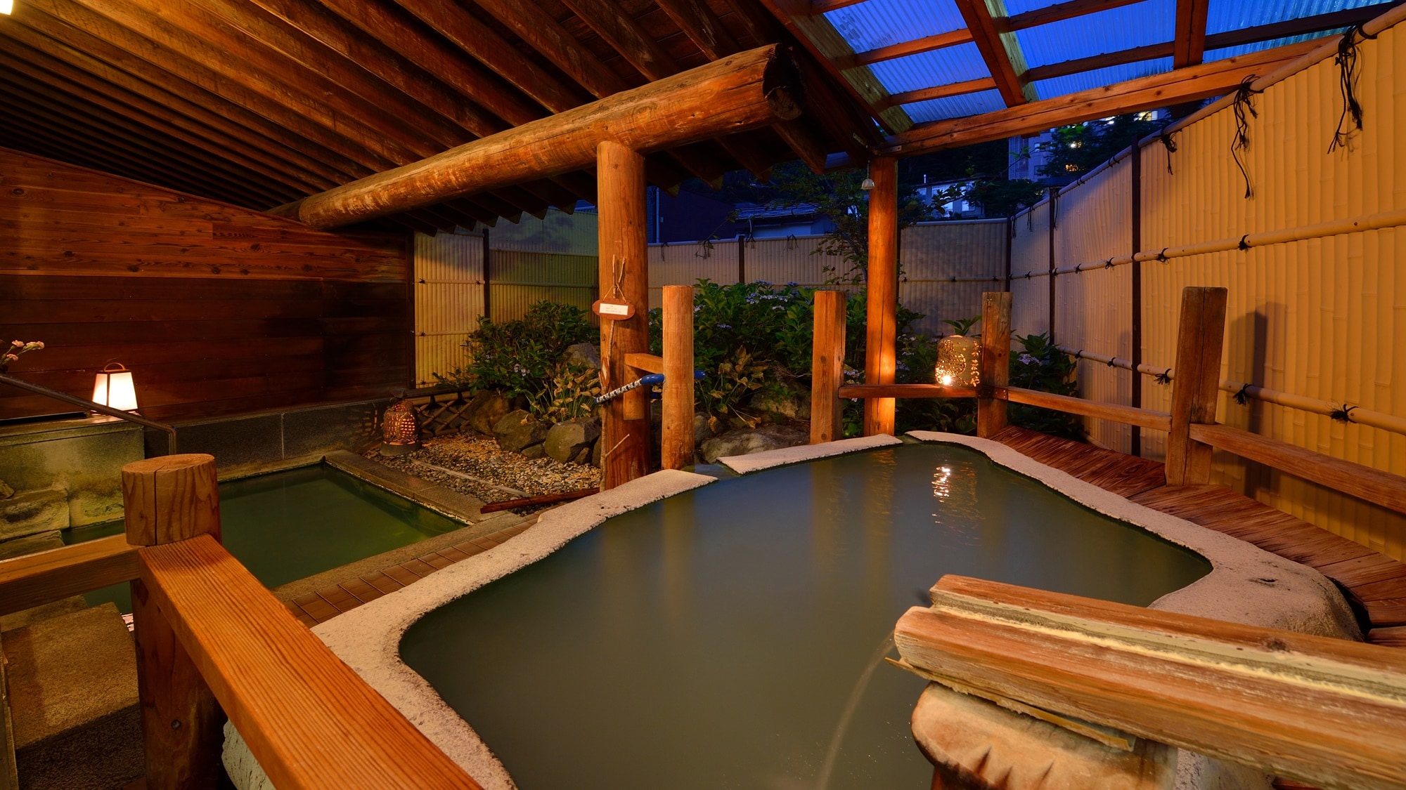 [Open-air bath] Open-air bath made by hollowing out 18 tons of Zao stone