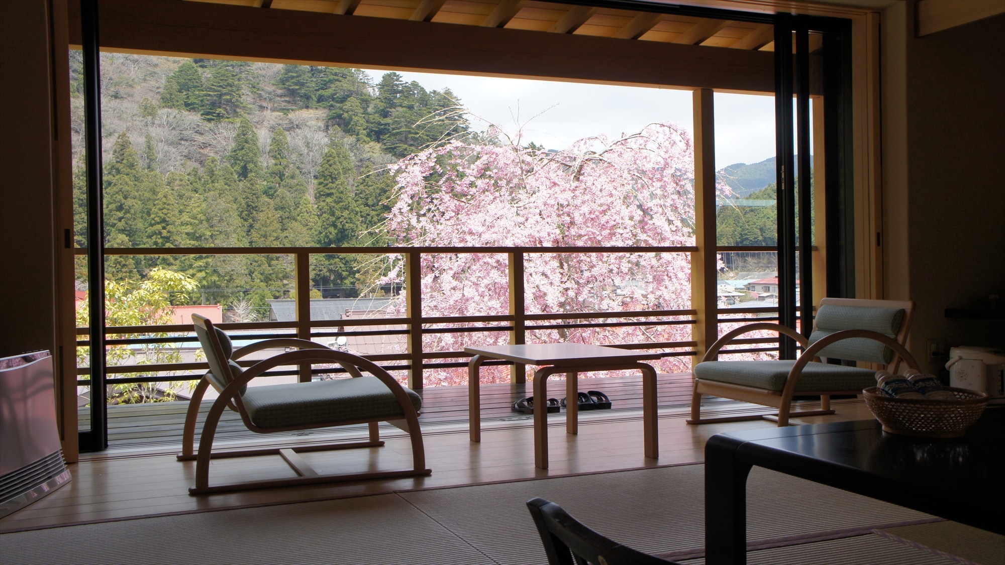 Limited to 2 rooms: "Tenku" (hot spring observation bath, toilet, washbasin, observation deck)