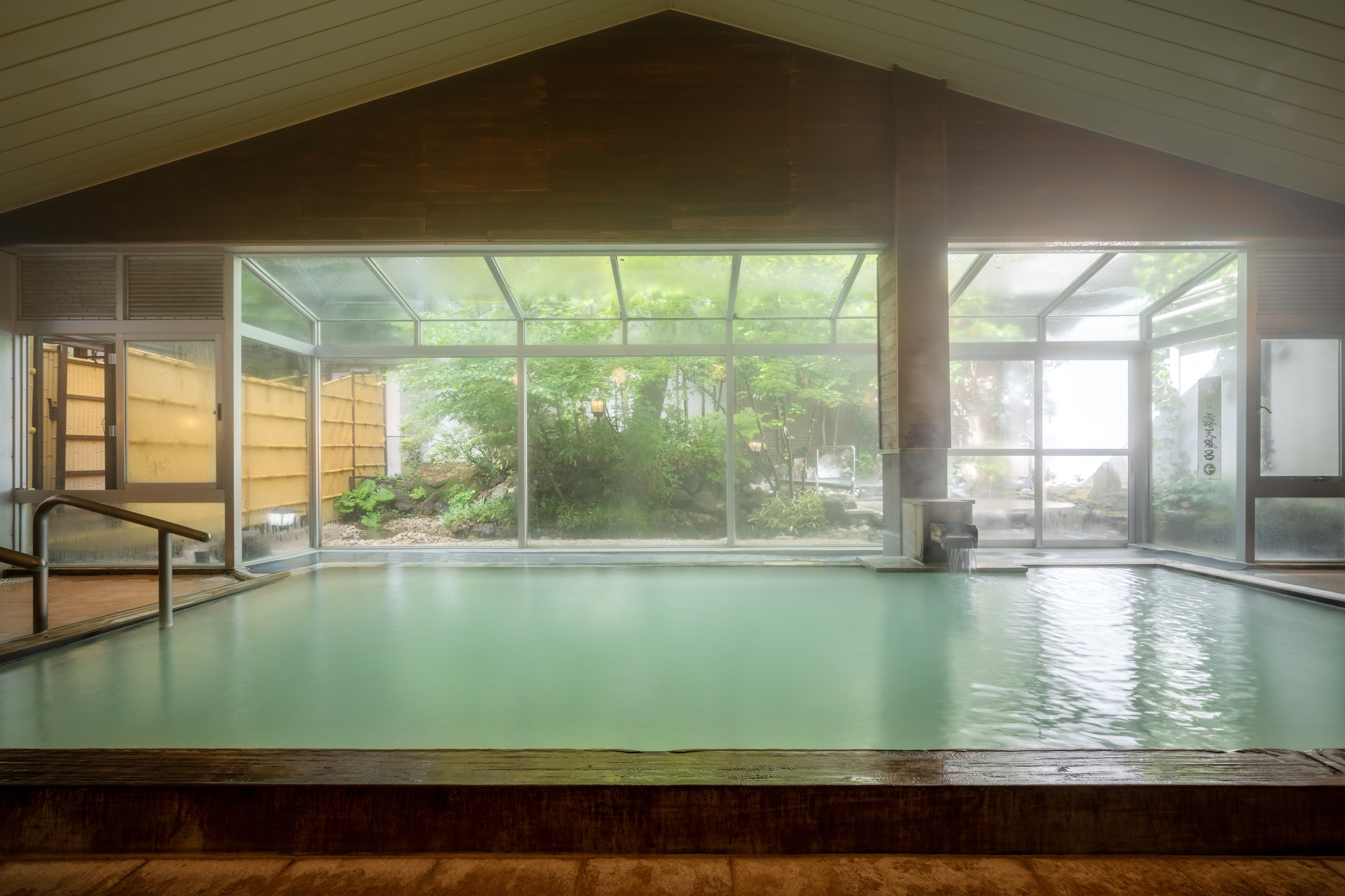 Men's large public bath "Kotaro no Yu" indoor bath