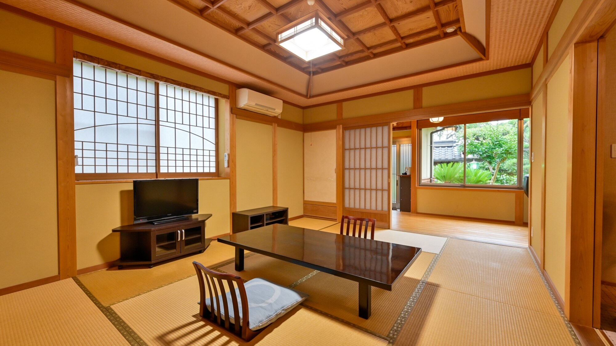 [Warakutei] Nagomi (special room, Japanese-Western style room) - Relax and enjoy the warmth of Japan.