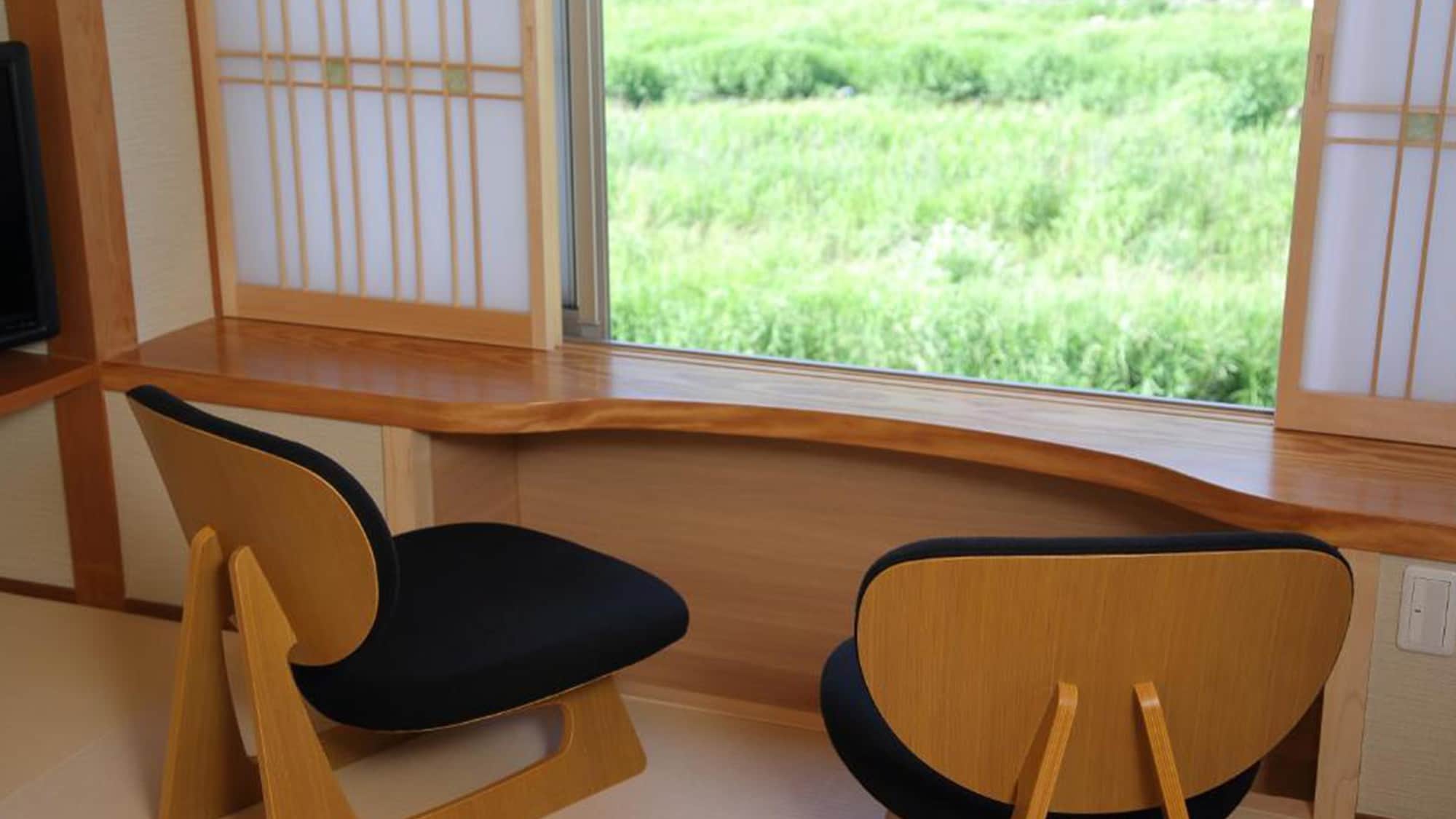 River side Japanese style room, non-smoking room window